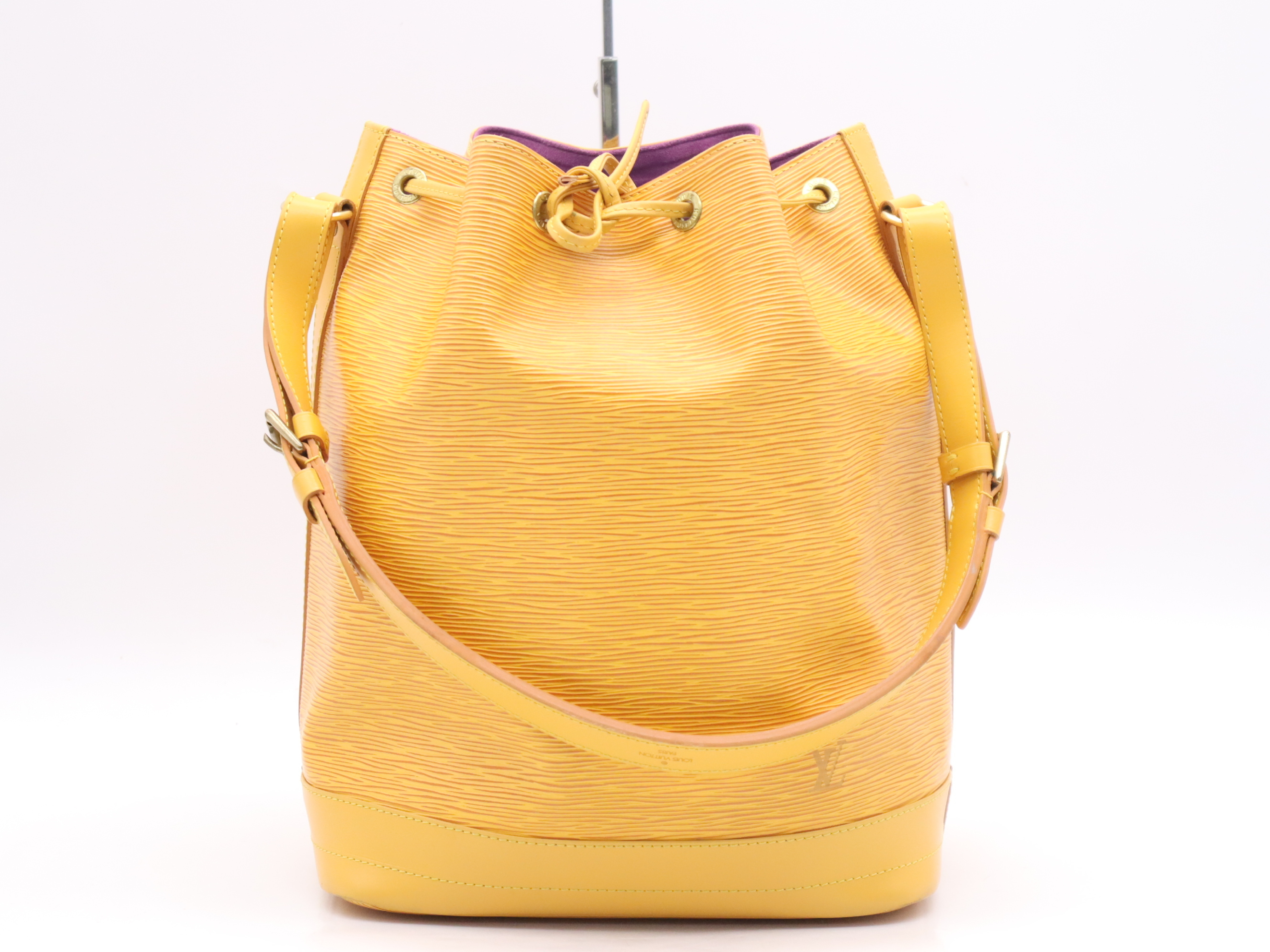 M44009 Epi Noe Tassili Yellow Shoulder Bag