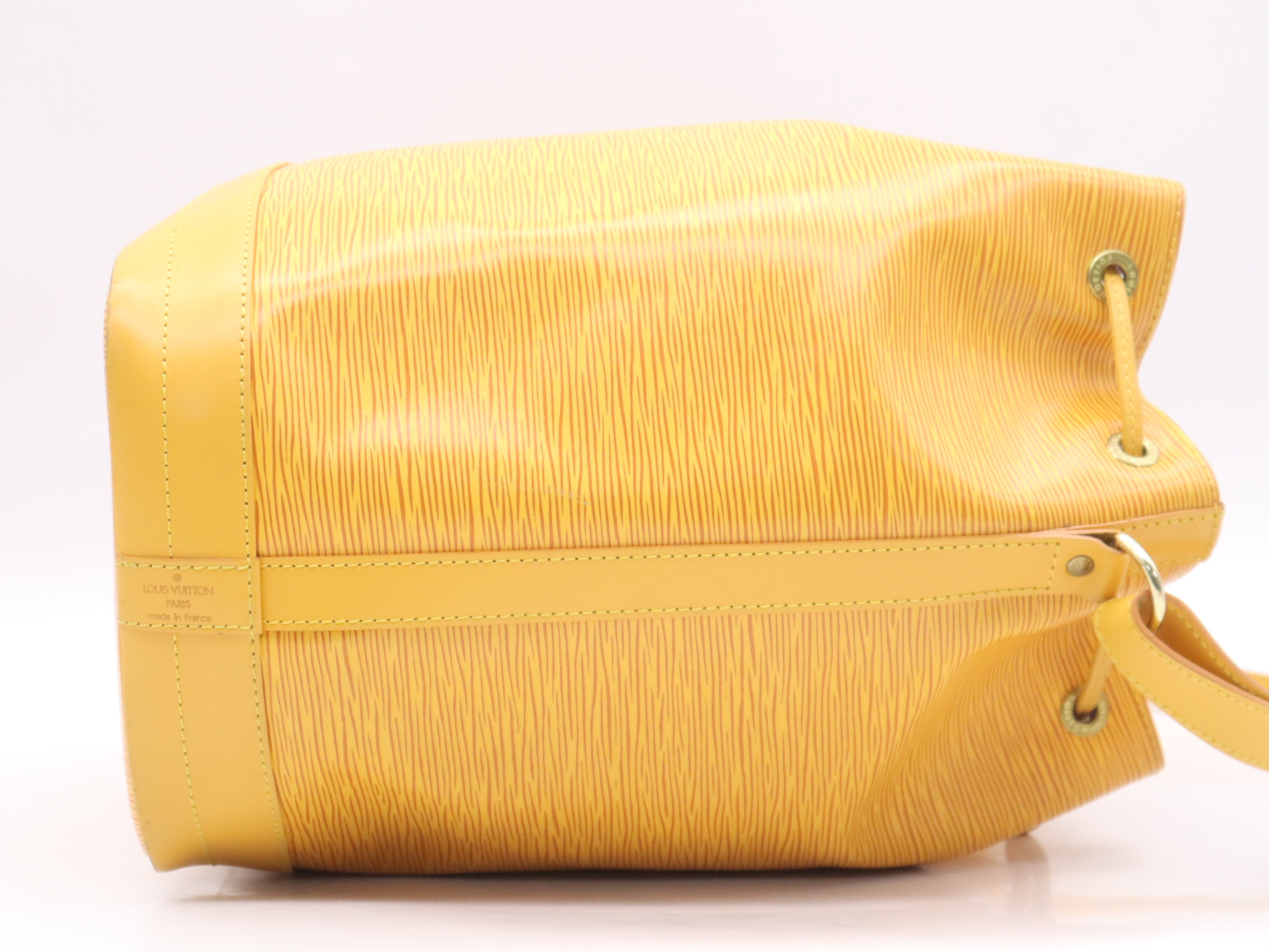 M44009 Epi Noe Tassili Yellow Shoulder Bag — view 5