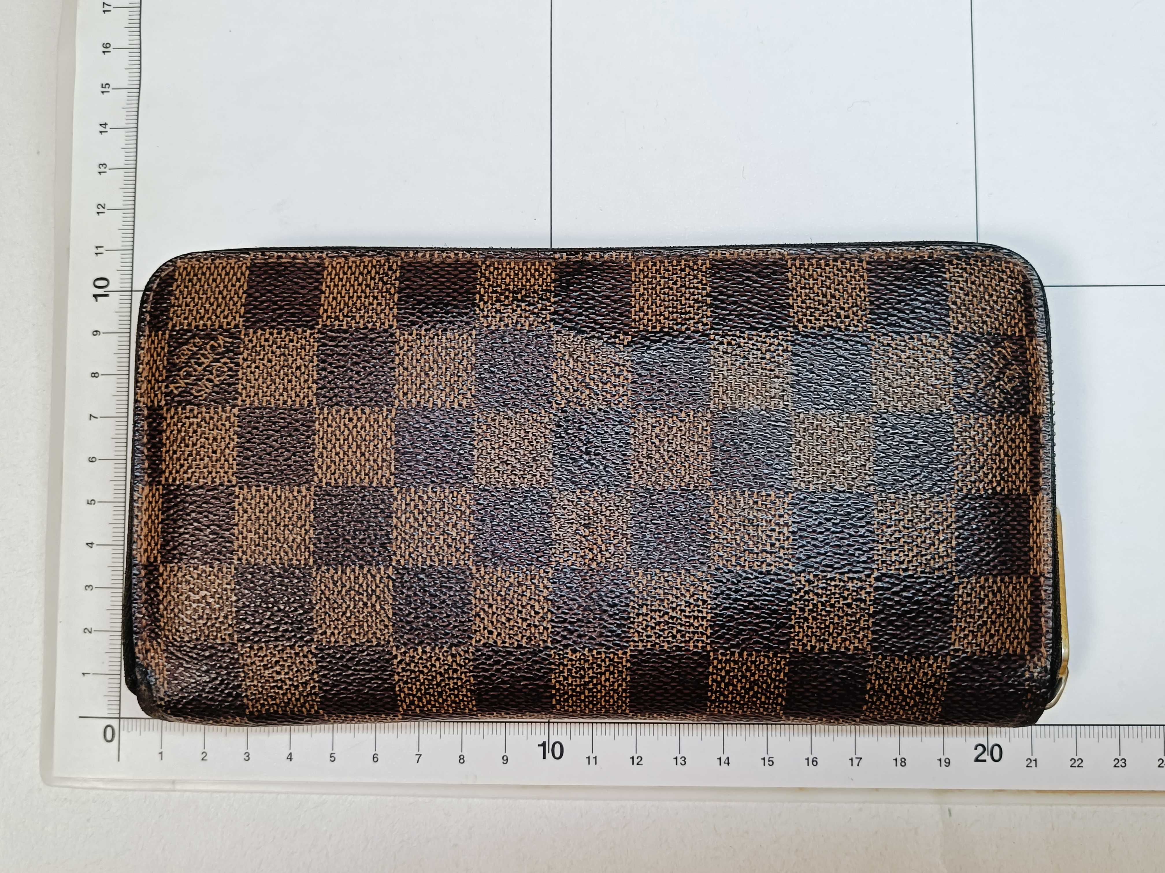 Damier Zippy Wallet — view 2