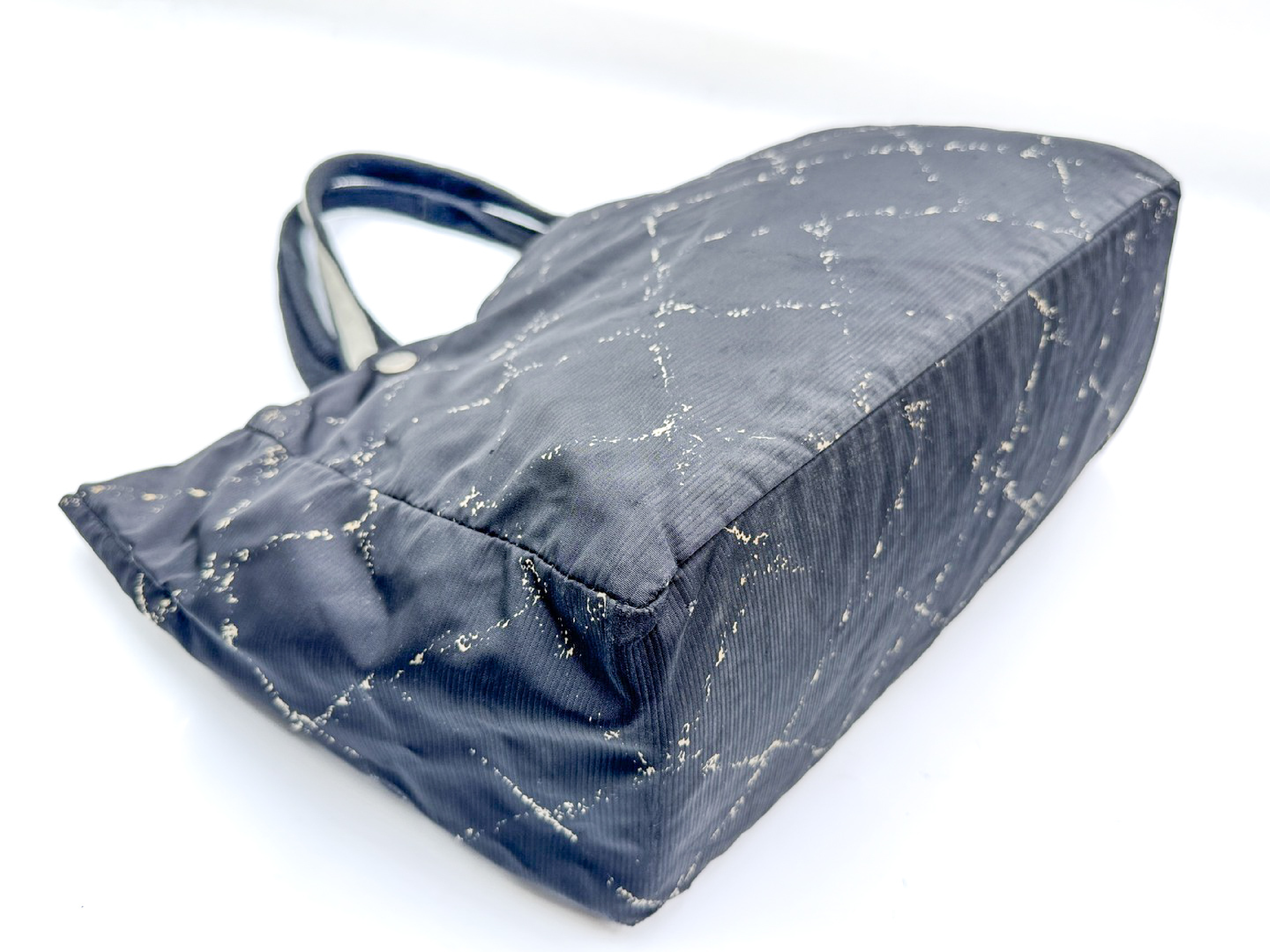 Old Travel Line Series 6 Tote Bag — view 6