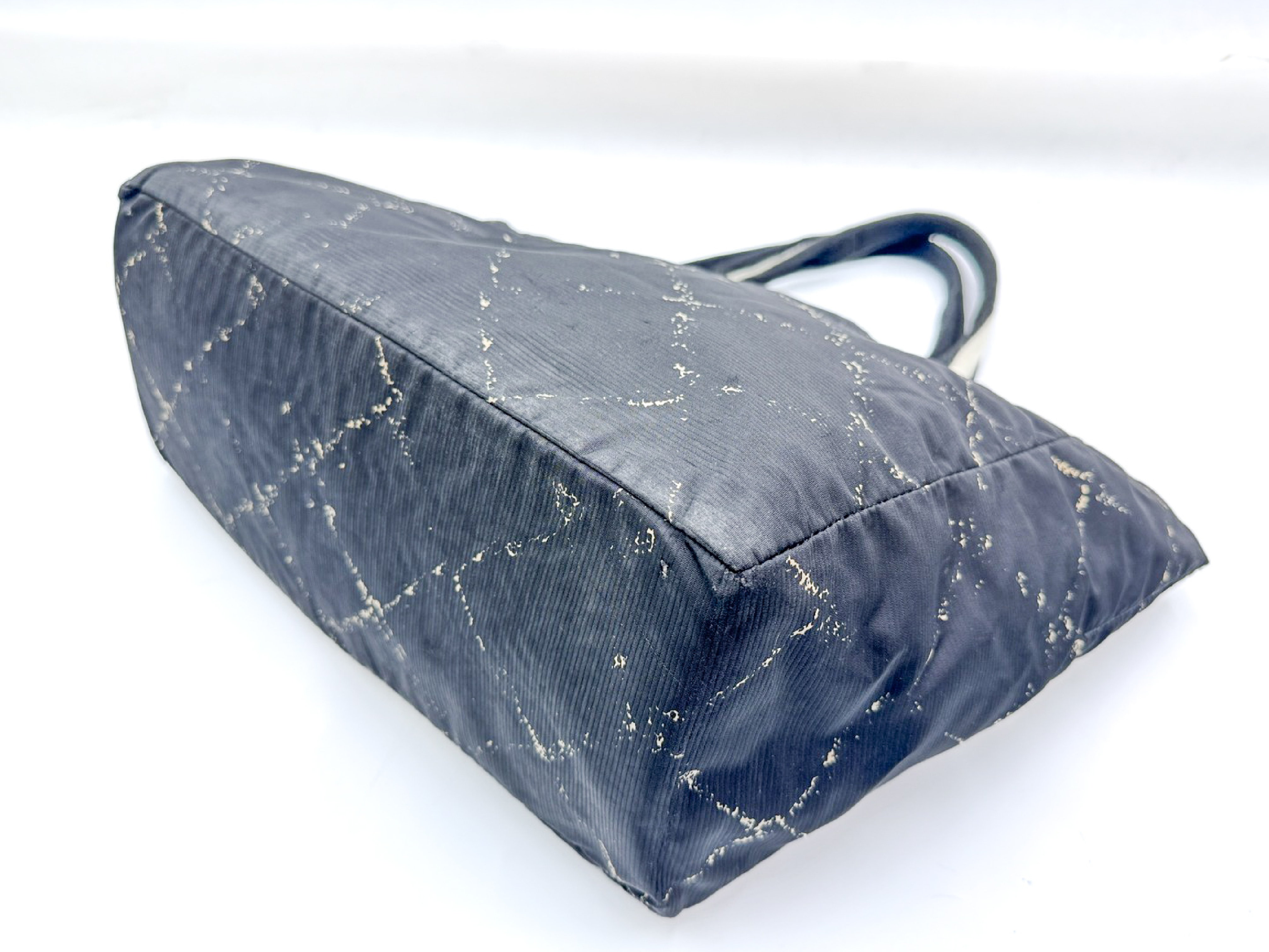 Old Travel Line Series 6 Tote Bag — view 7