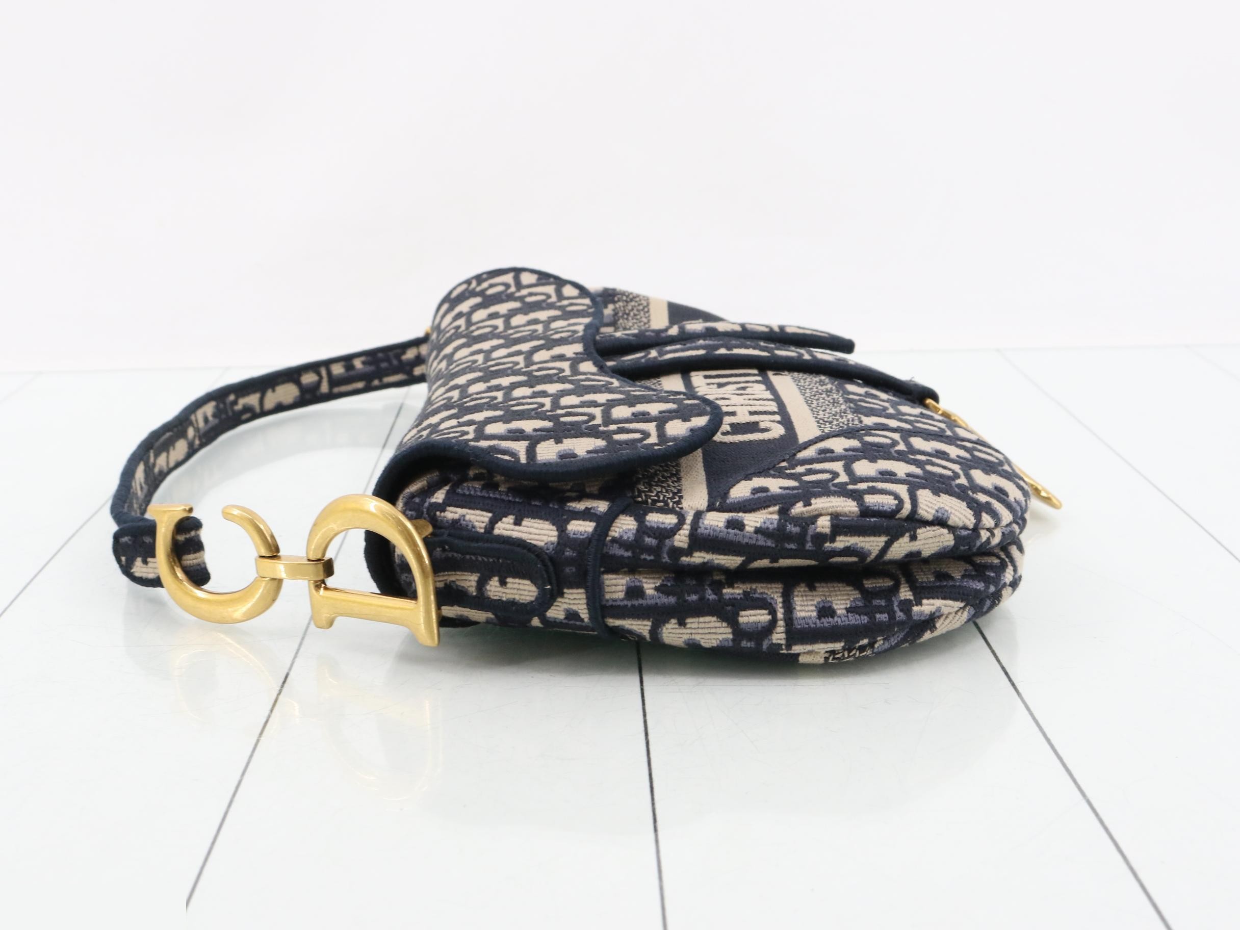 Saddlebag, Oblique Embroidery, One-Shoulder Bag — view 4