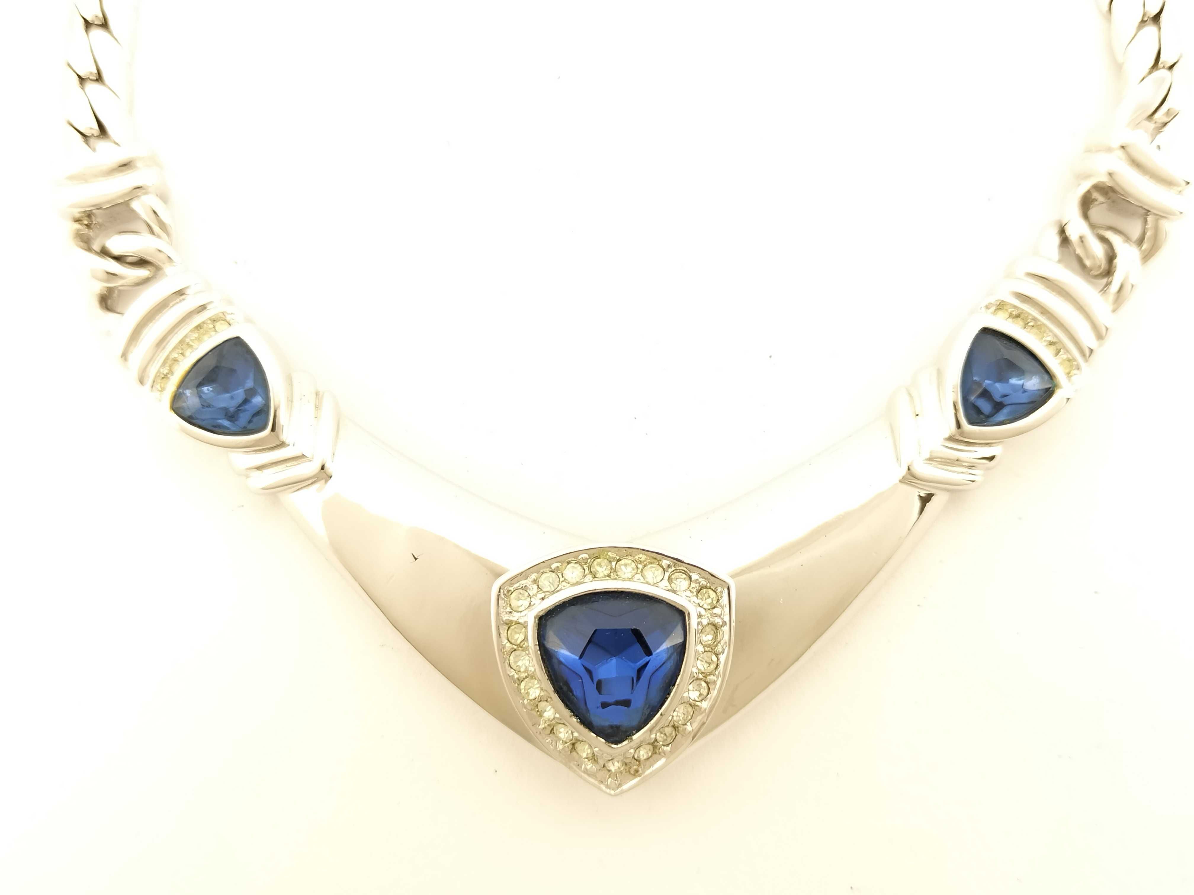 necklace (white one)
