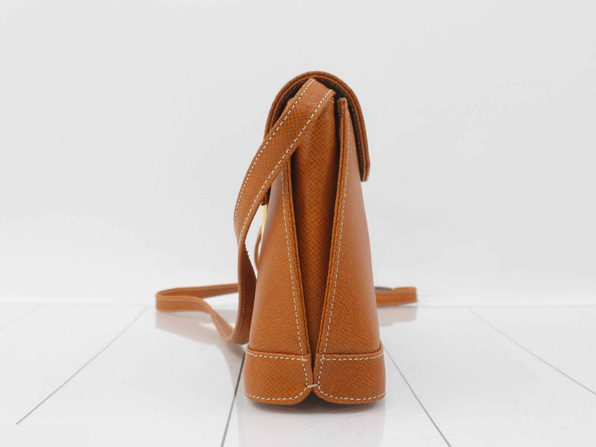 V-Lock Shoulder Bag — view 3