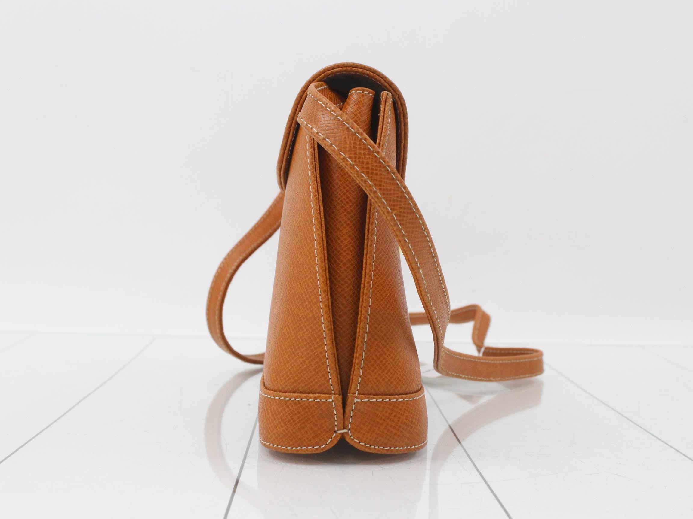 V-Lock Shoulder Bag — view 4