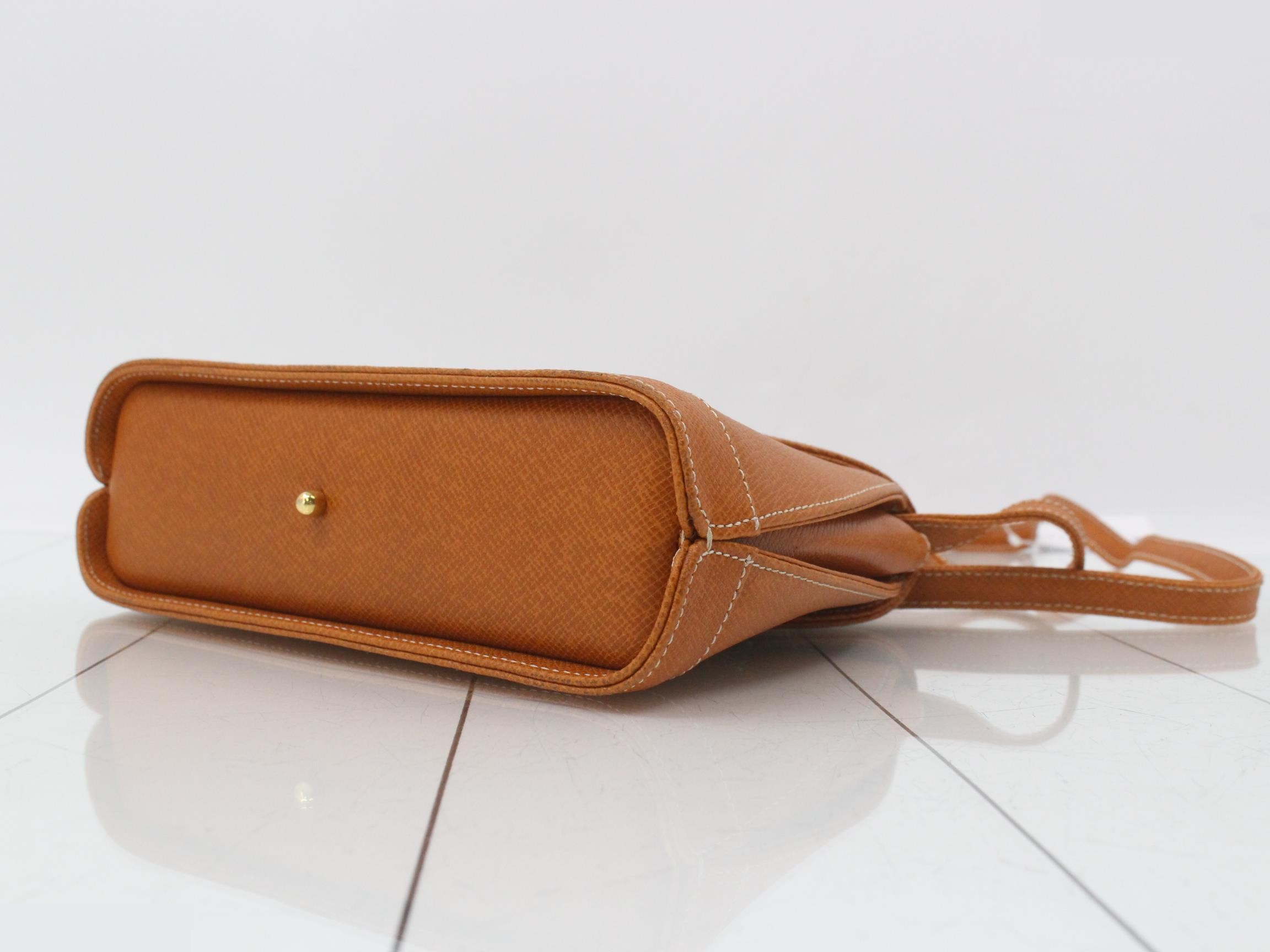 V-Lock Shoulder Bag — view 6