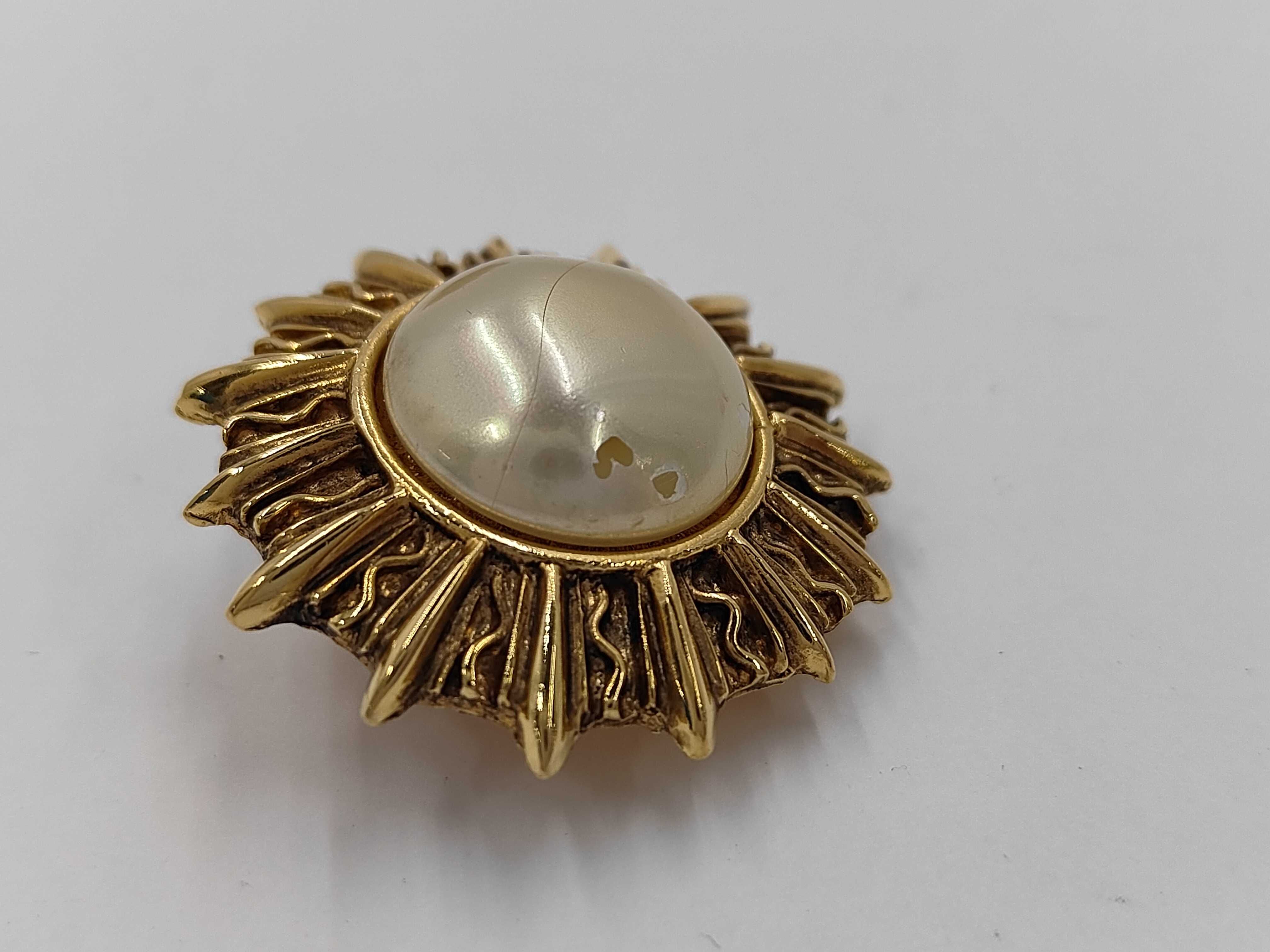 brand jewelry earrings, sun motif earrings. — view 5