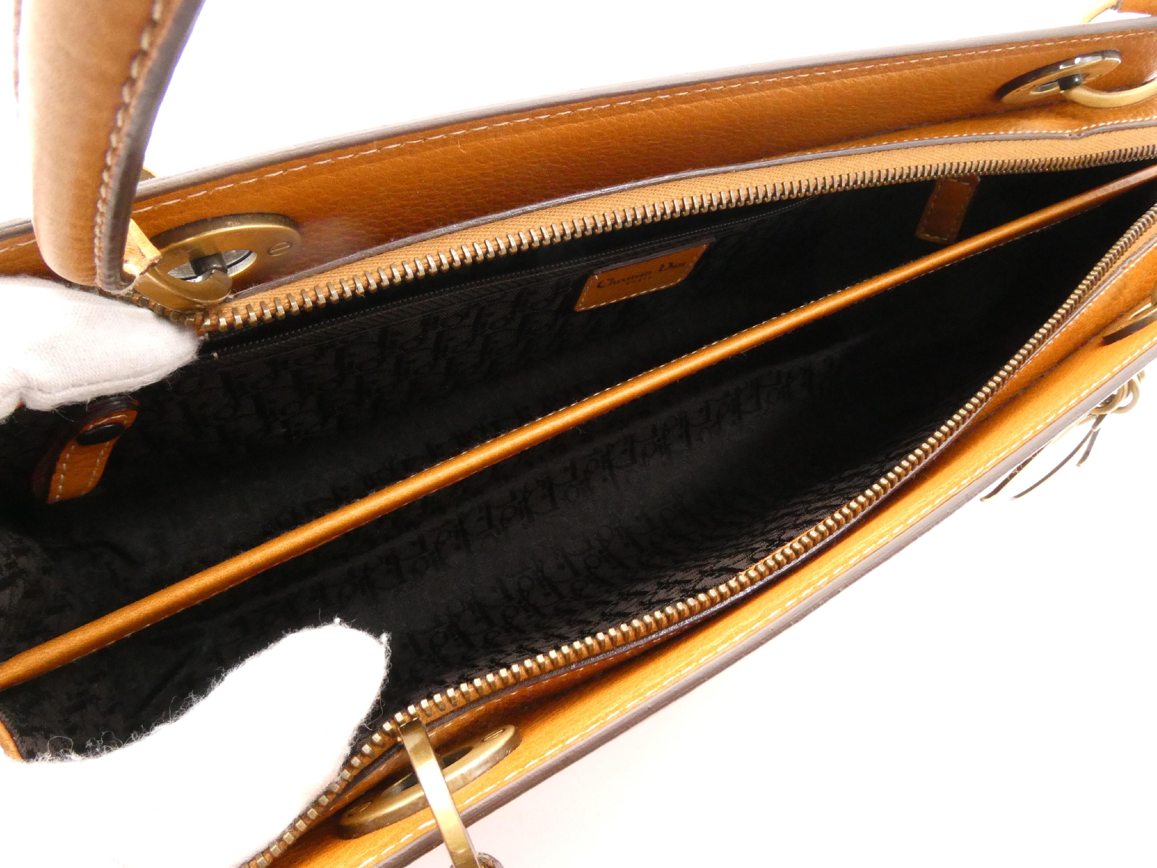logo leather shoulder bag — view 7