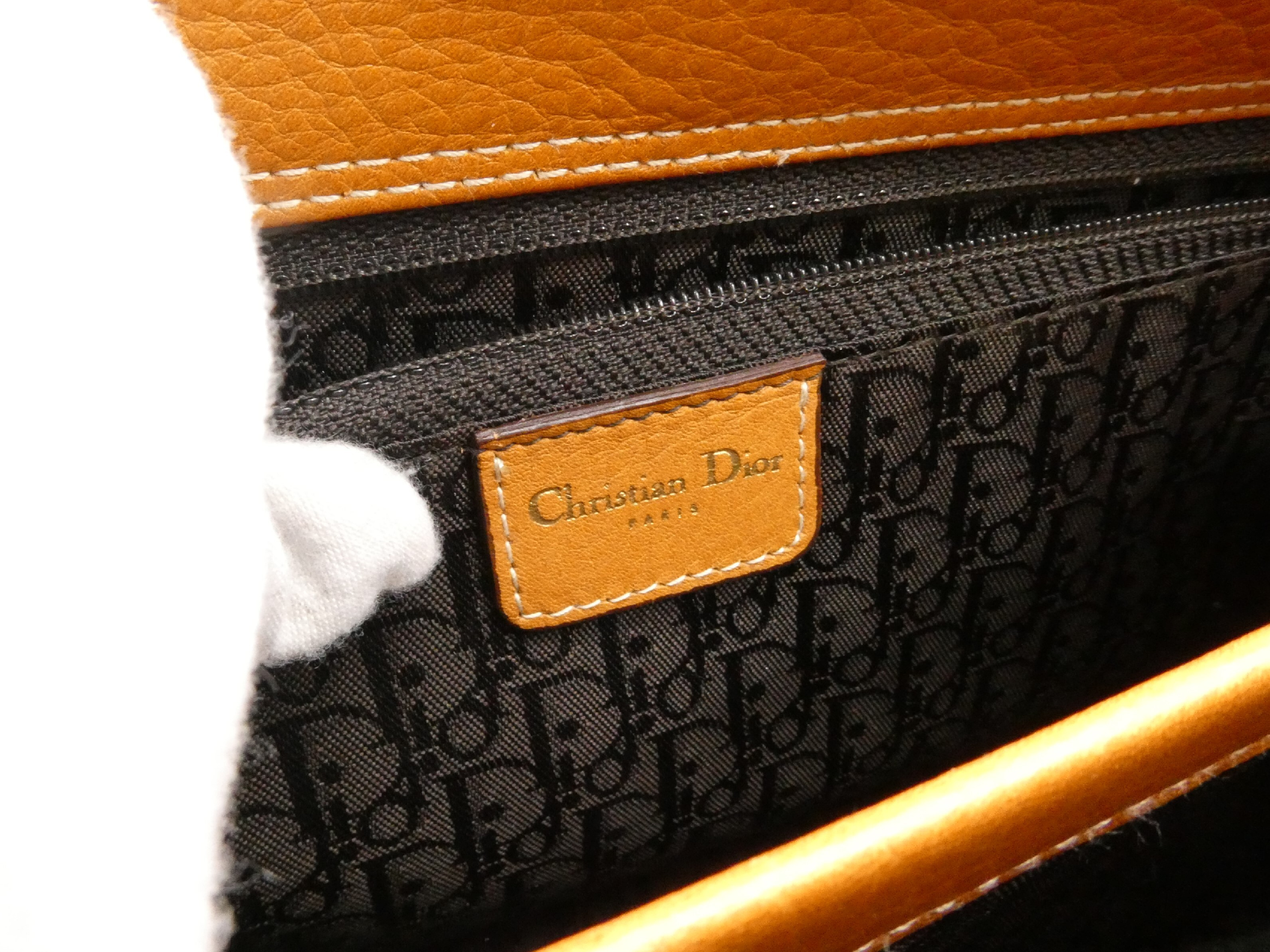 logo leather shoulder bag — view 8