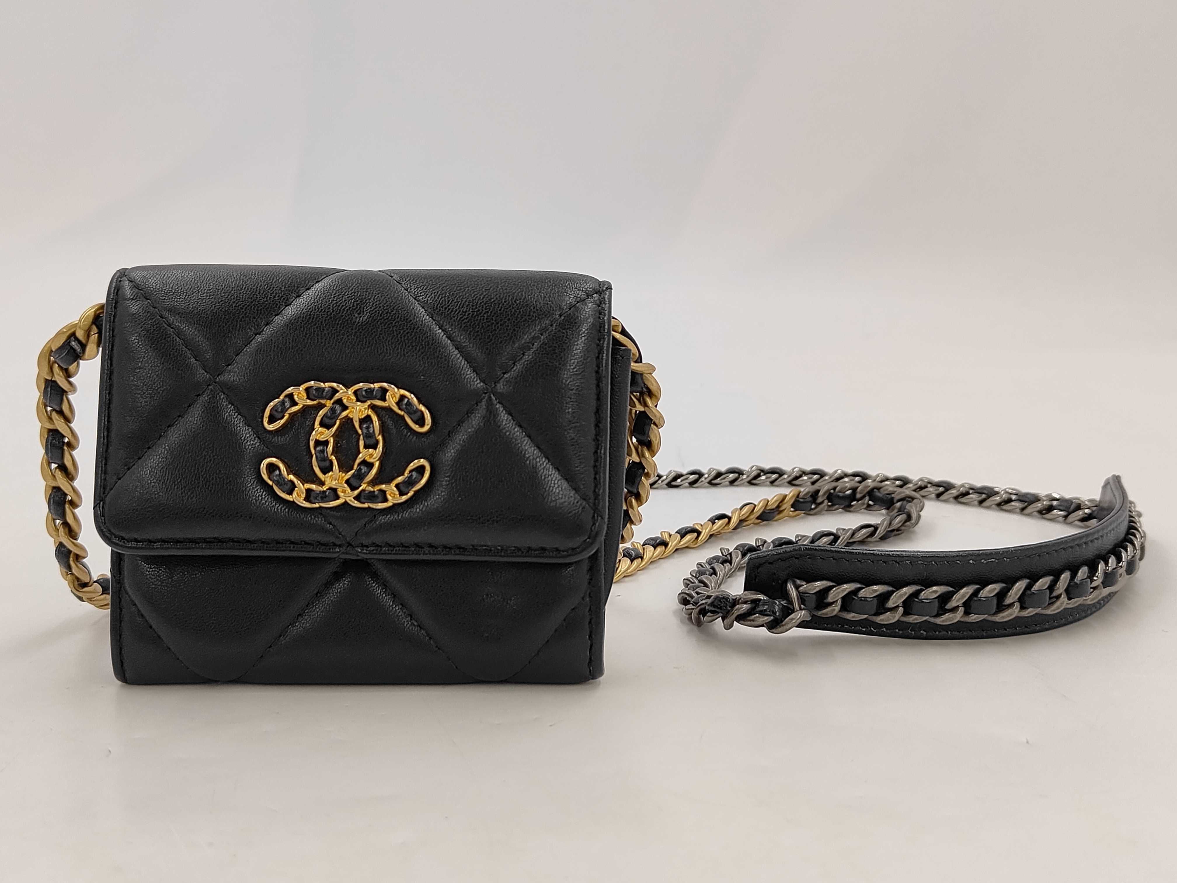 Lambskin 19 Mini Chain Wallet Shoulder Bag Matelassé Shoulder Bag
