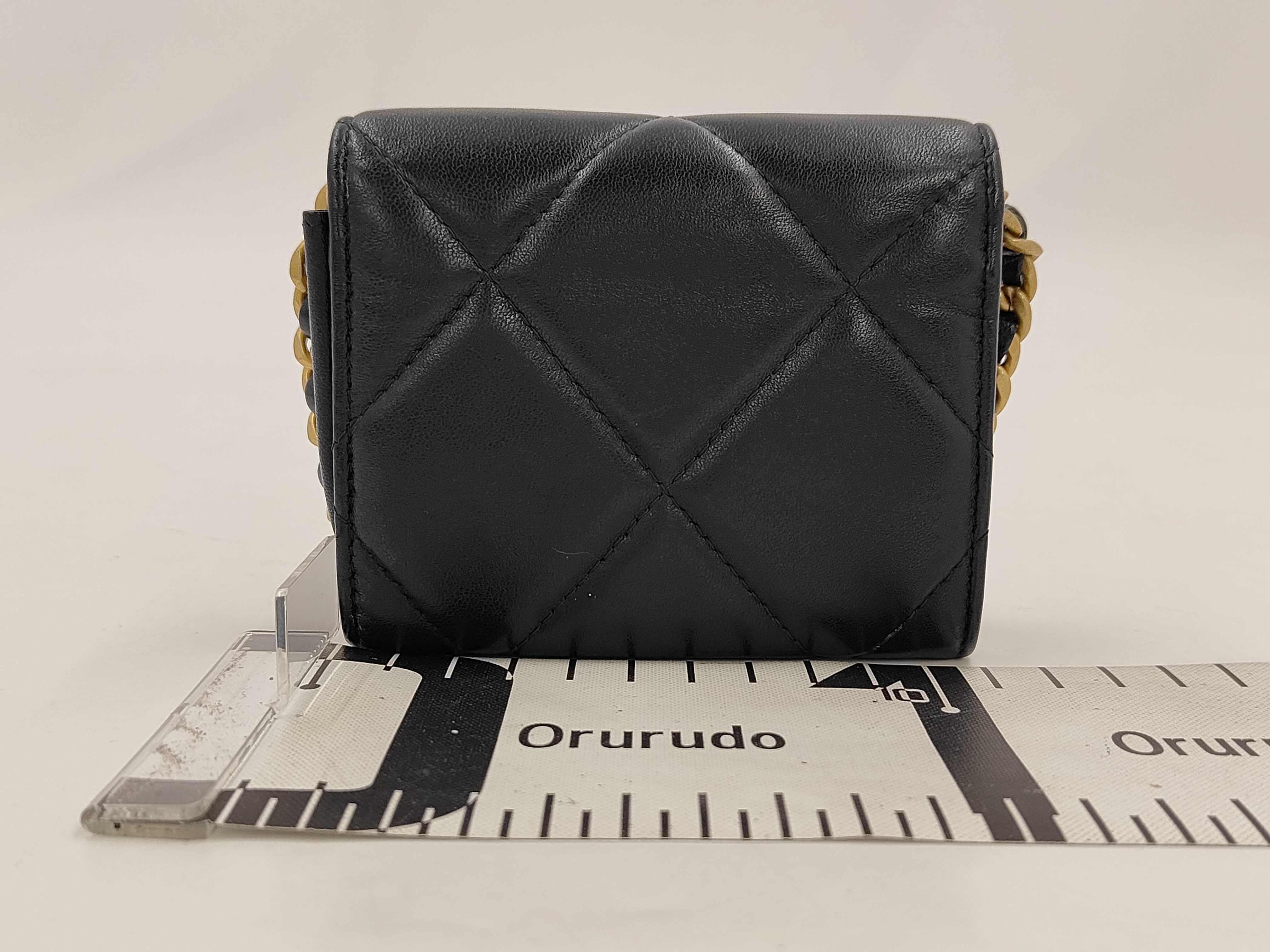 Lambskin 19 Mini Chain Wallet Shoulder Bag Matelassé Shoulder Bag — view 2