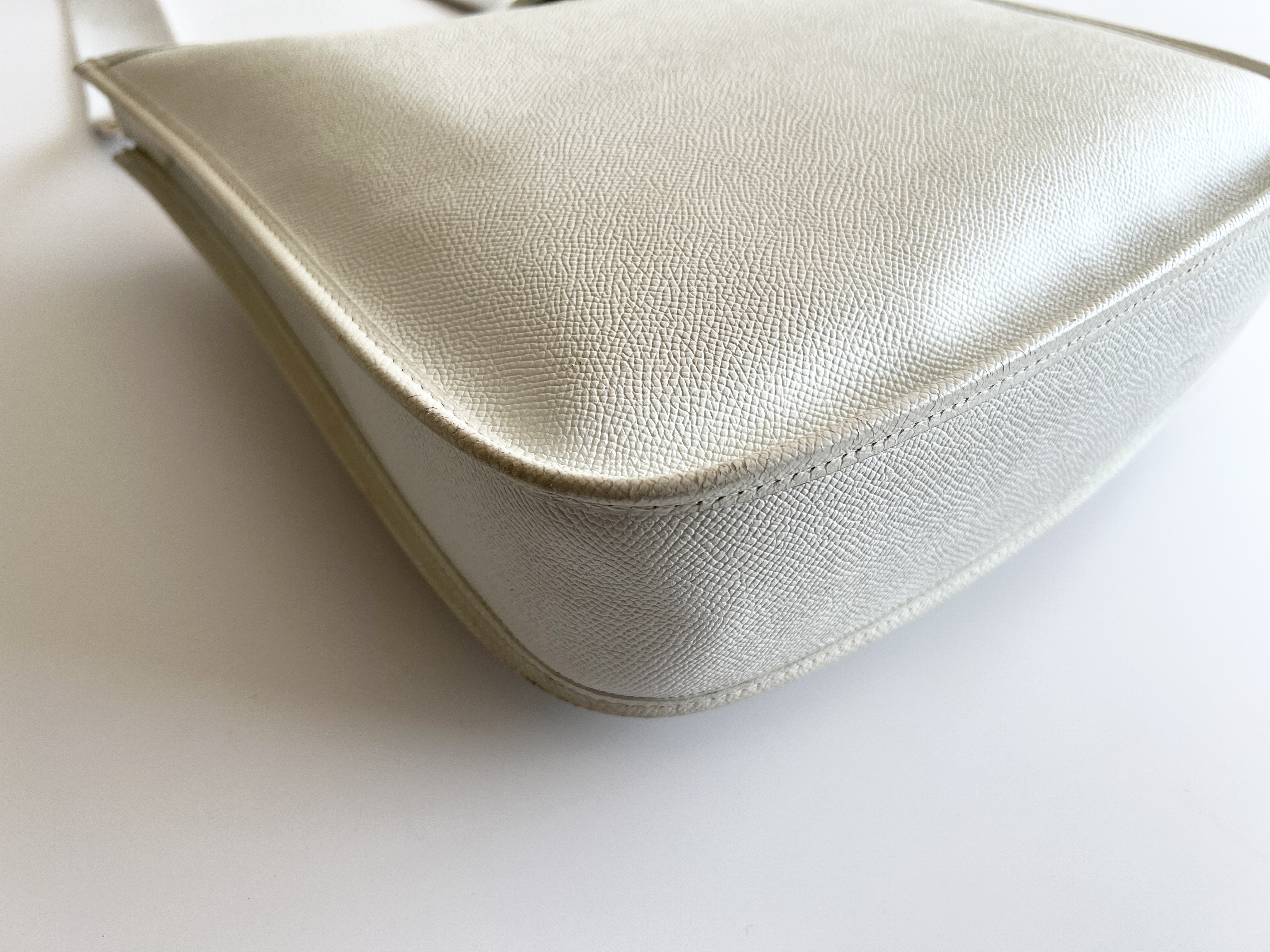 Evelyne 1PM ( L stamp) Leather One Shoulder Bag — view 11
