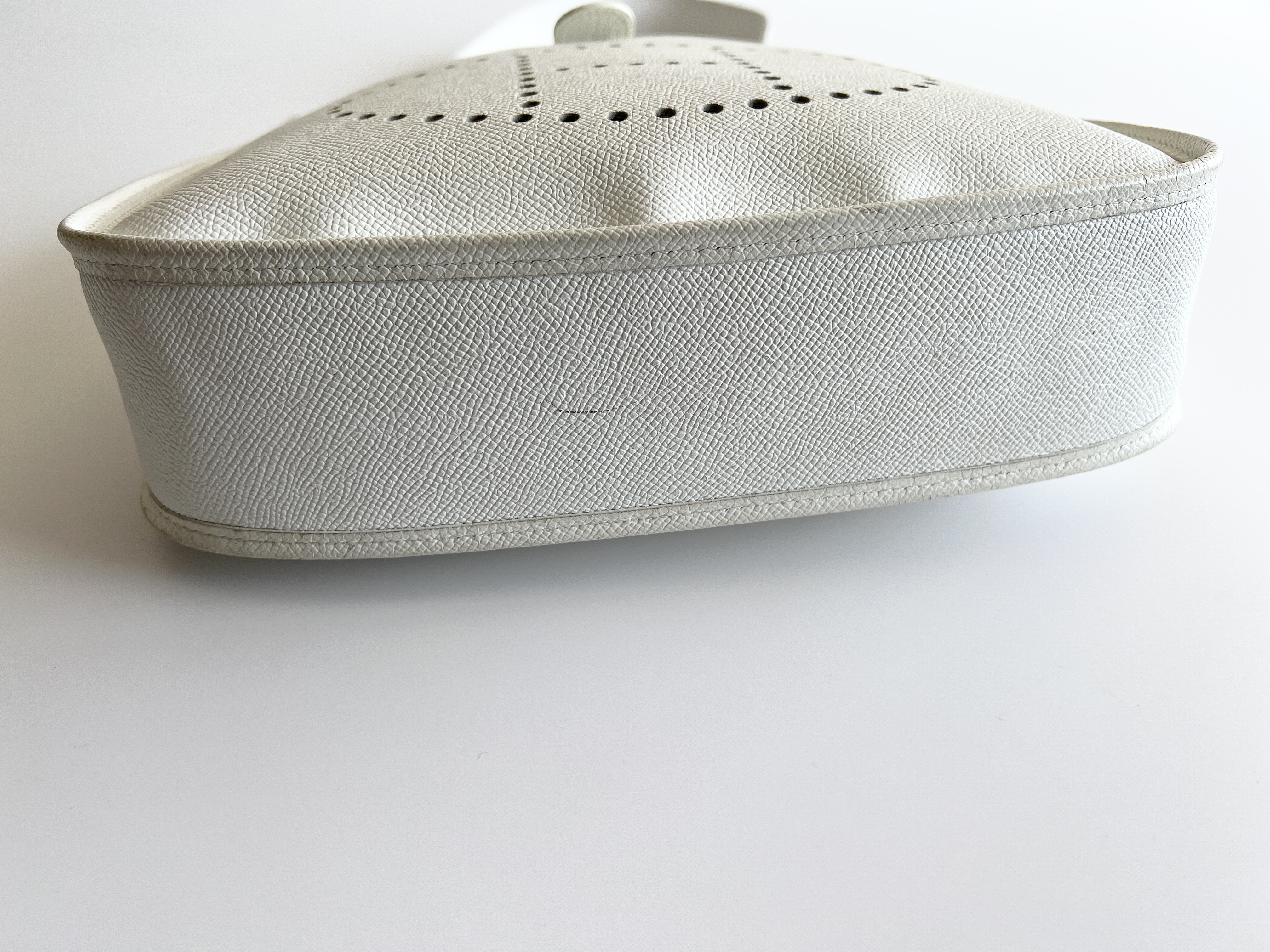 Evelyne 1PM ( L stamp) Leather One Shoulder Bag — view 13