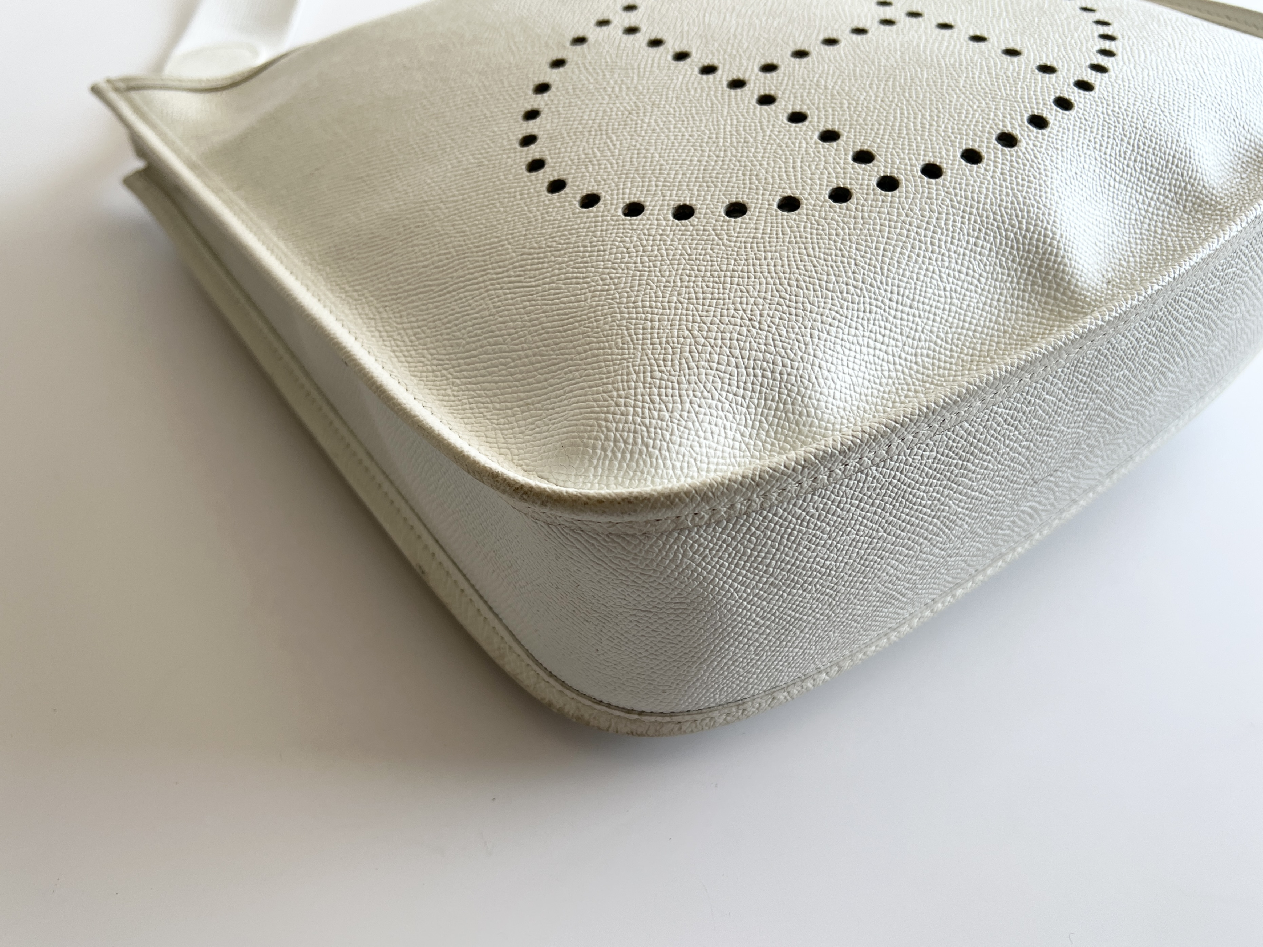 Evelyne 1PM ( L stamp) Leather One Shoulder Bag — view 9