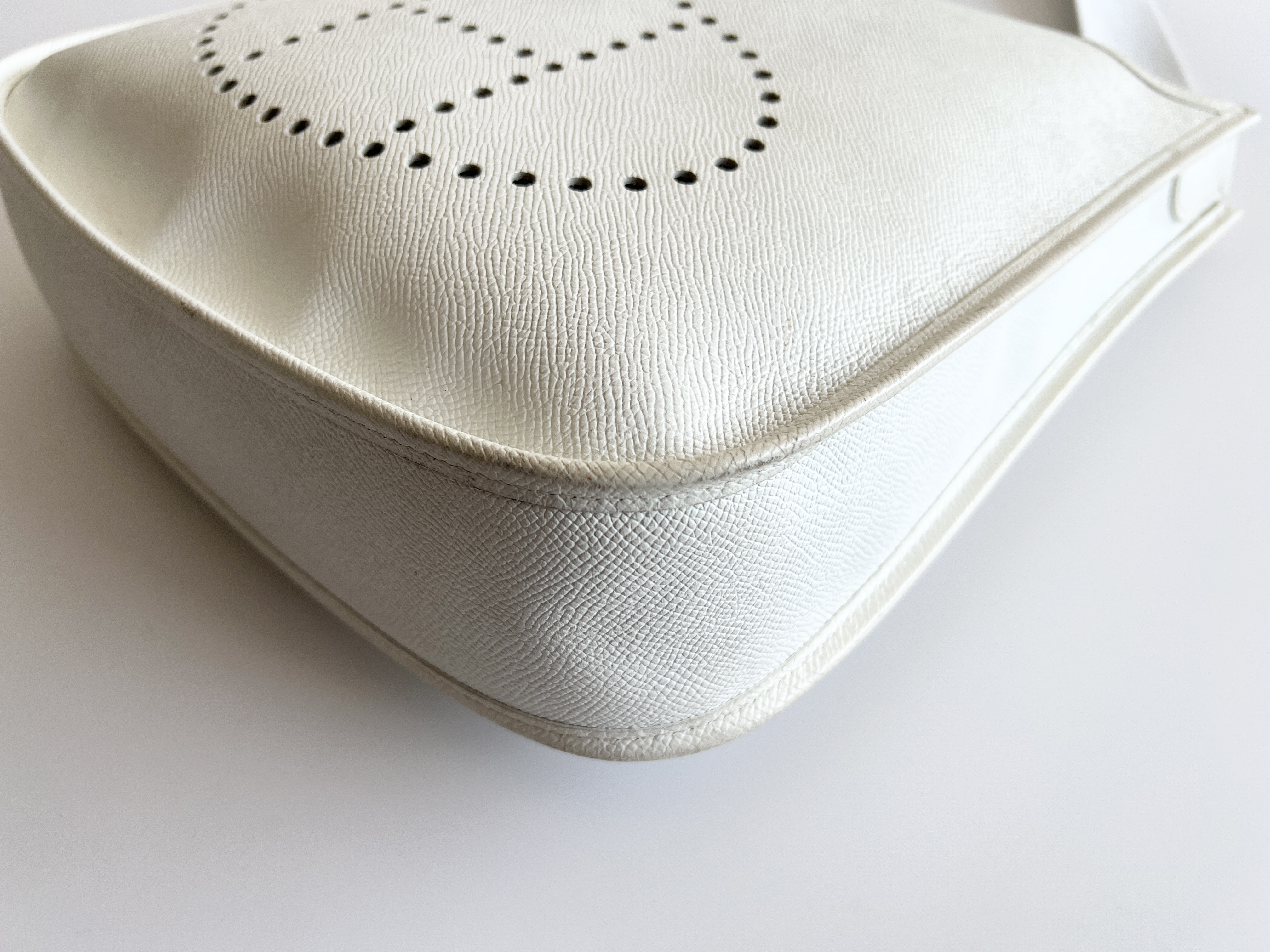 Evelyne 1PM ( L stamp) Leather One Shoulder Bag — view 10