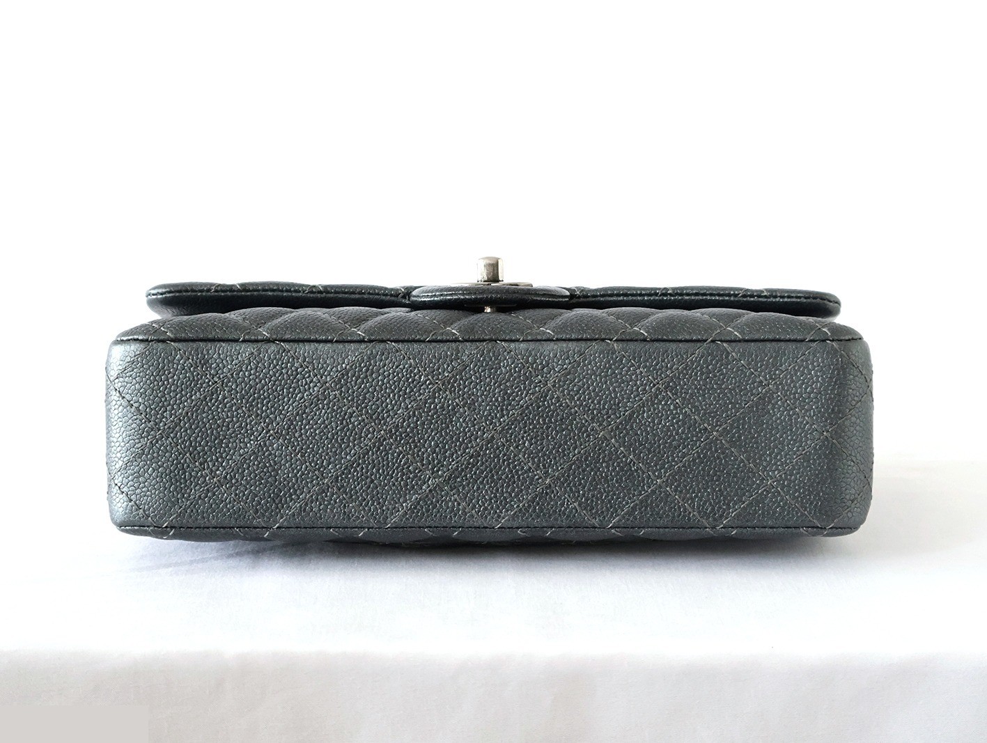 Caviar leather Matelassé 25, double flap, double chain, gray metallic. — view 5