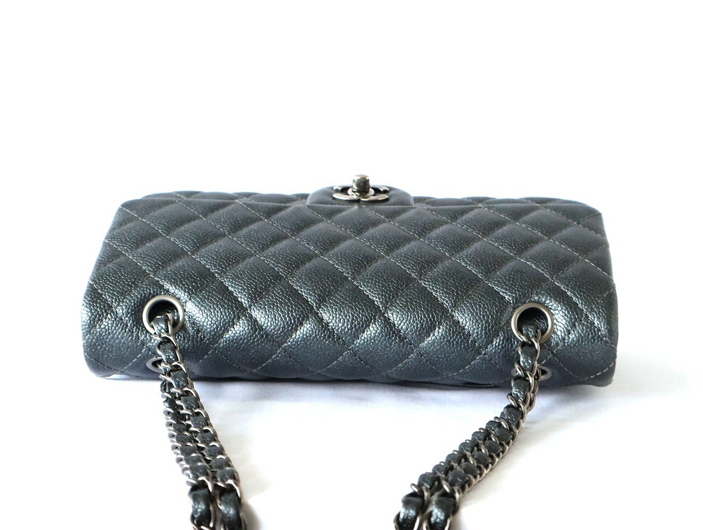 Caviar leather Matelassé 25, double flap, double chain, gray metallic. — view 7