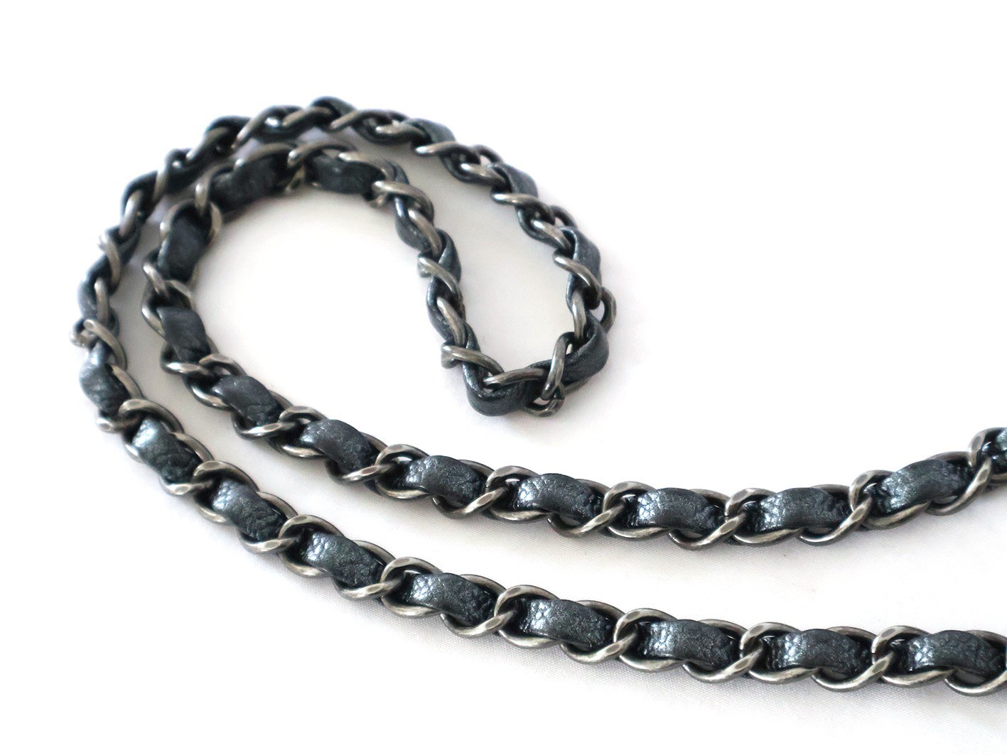 Caviar leather Matelassé 25, double flap, double chain, gray metallic. — view 9