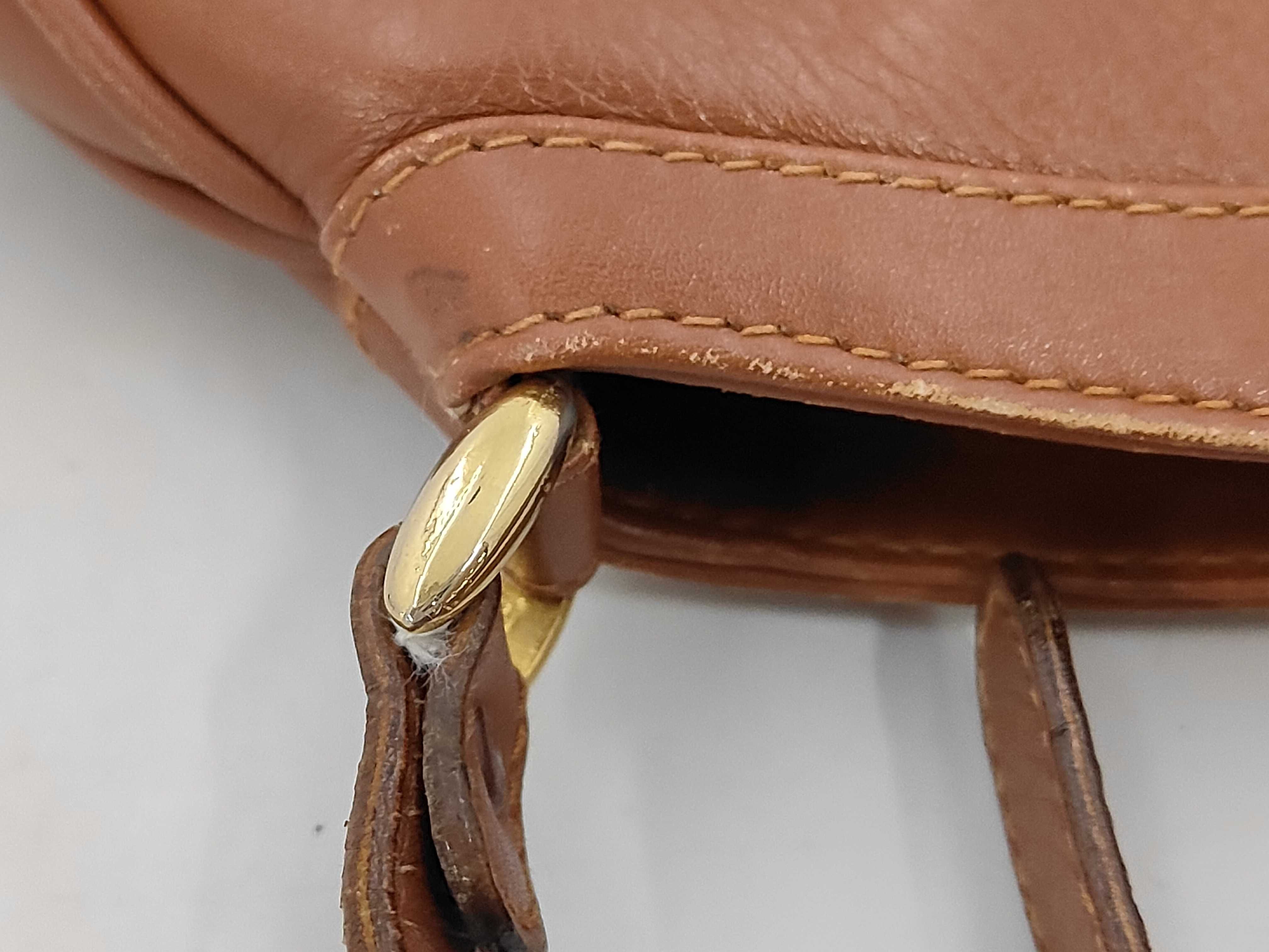 Triomphe Logo Leather Shoulder Bag — view 7