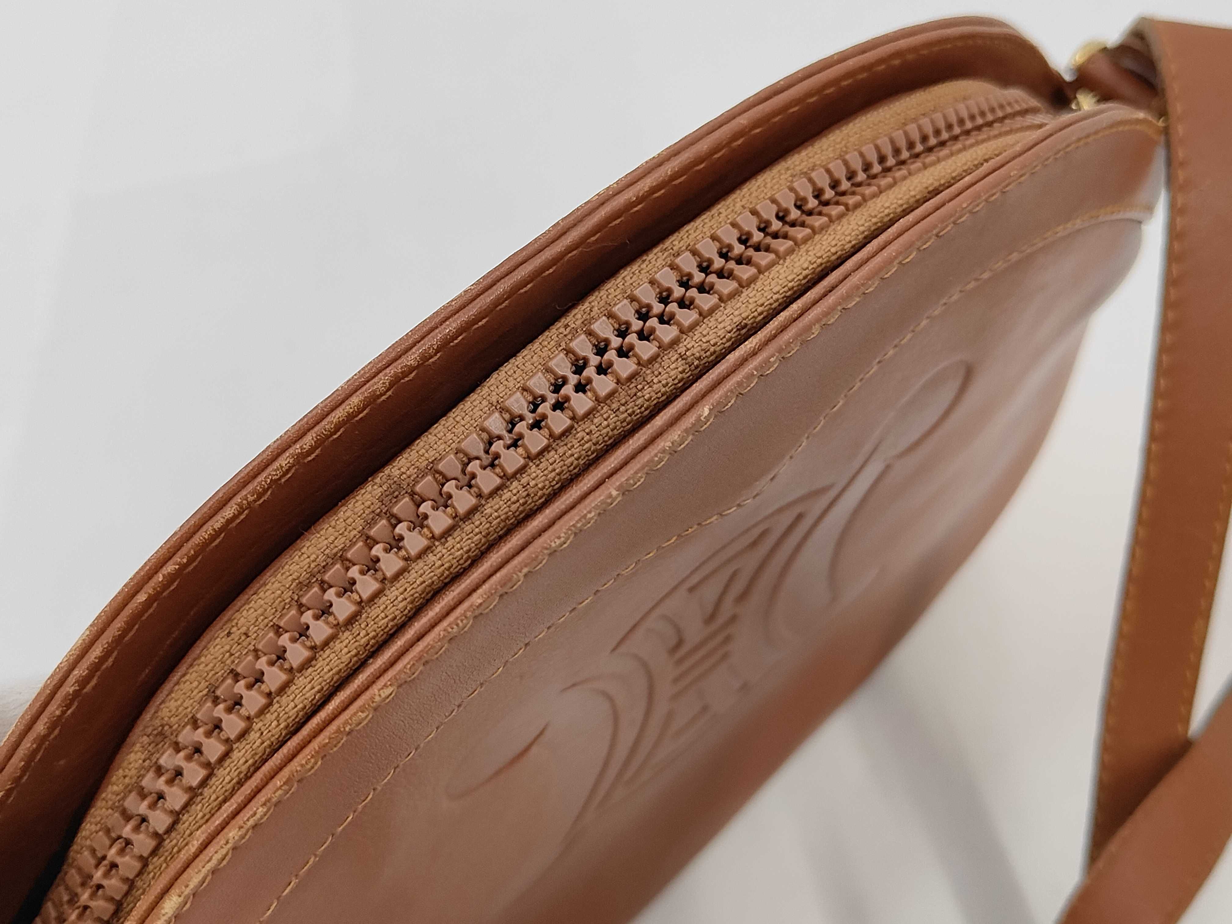 Triomphe Logo Leather Shoulder Bag — view 10