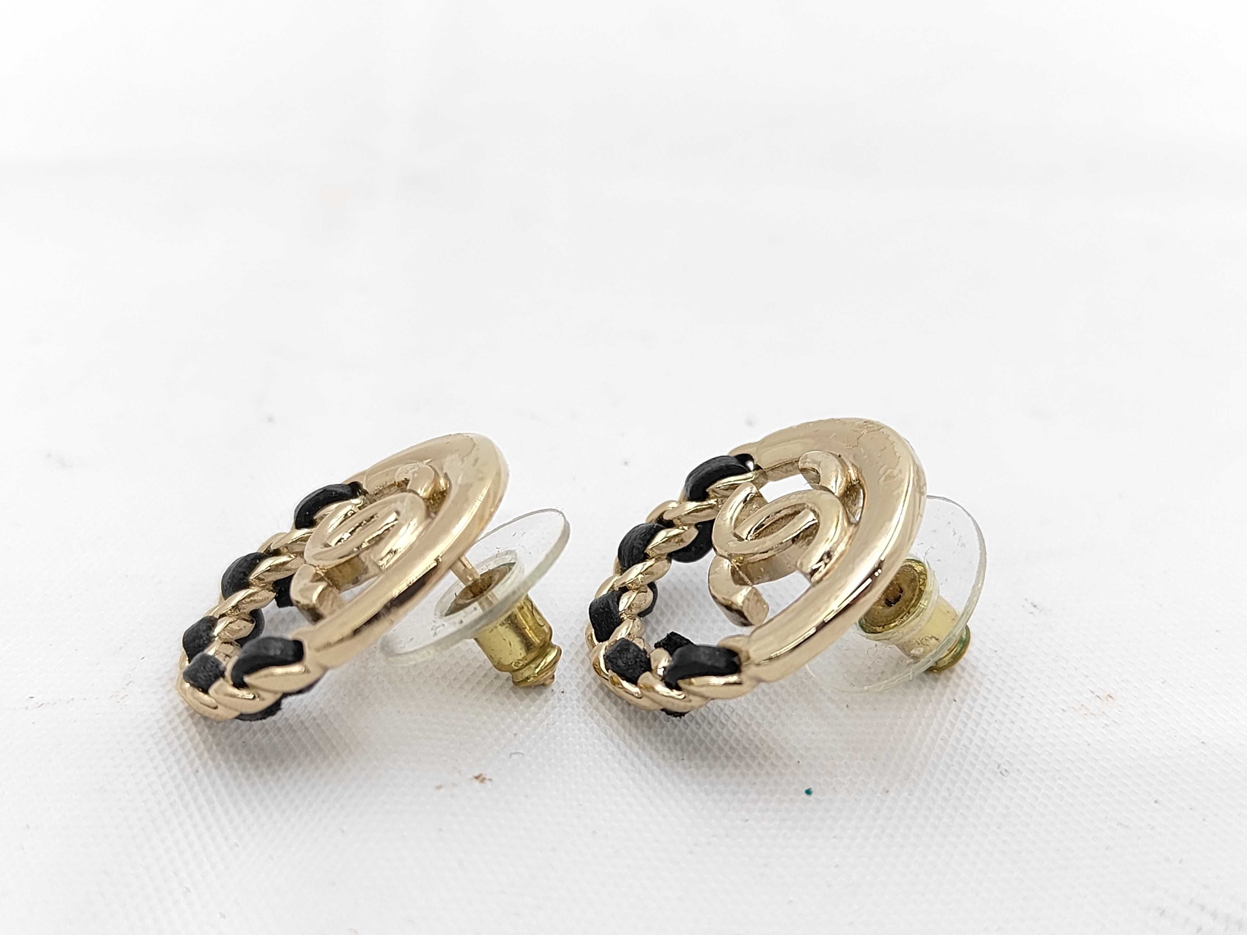Round Coco Mark Earrings B22P Earrings — view 3