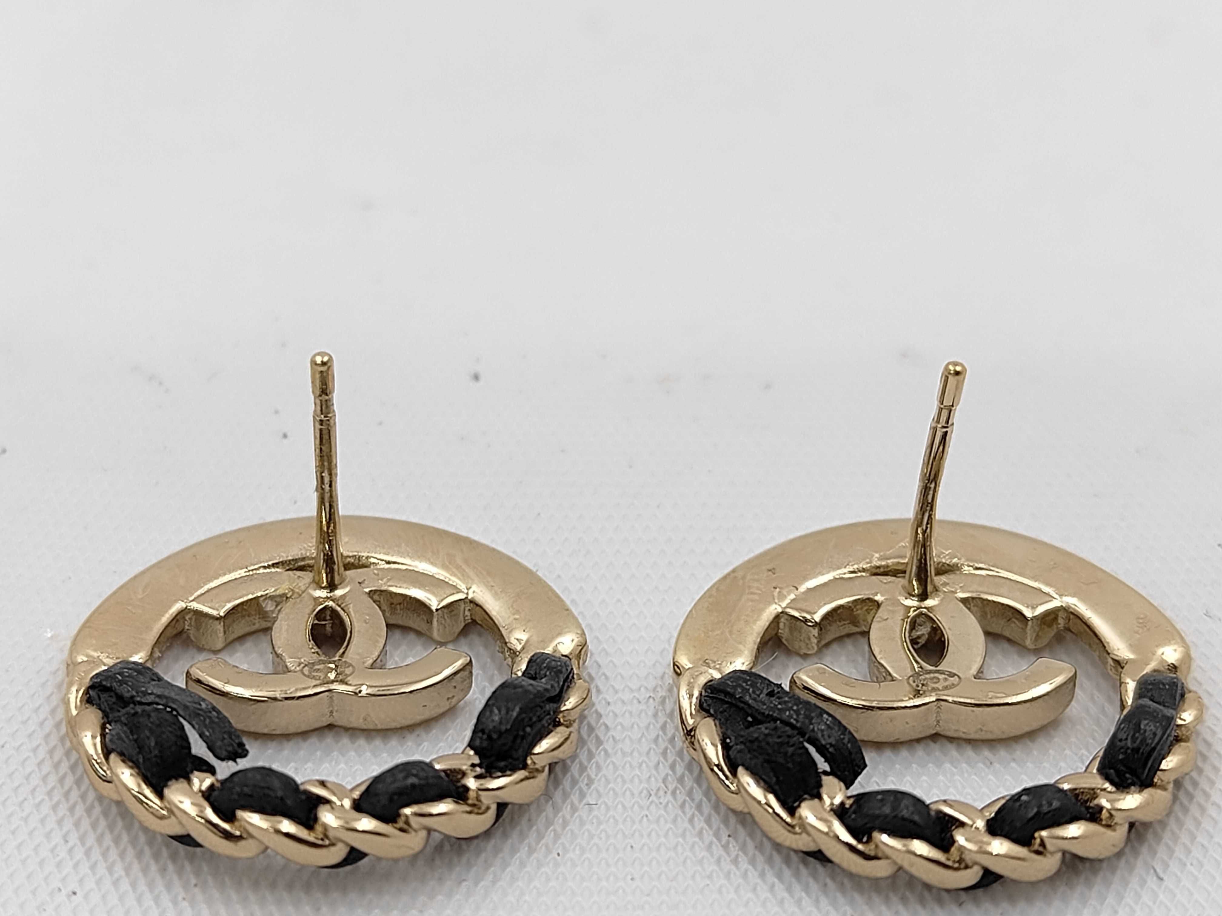Round Coco Mark Earrings B22P Earrings — view 4