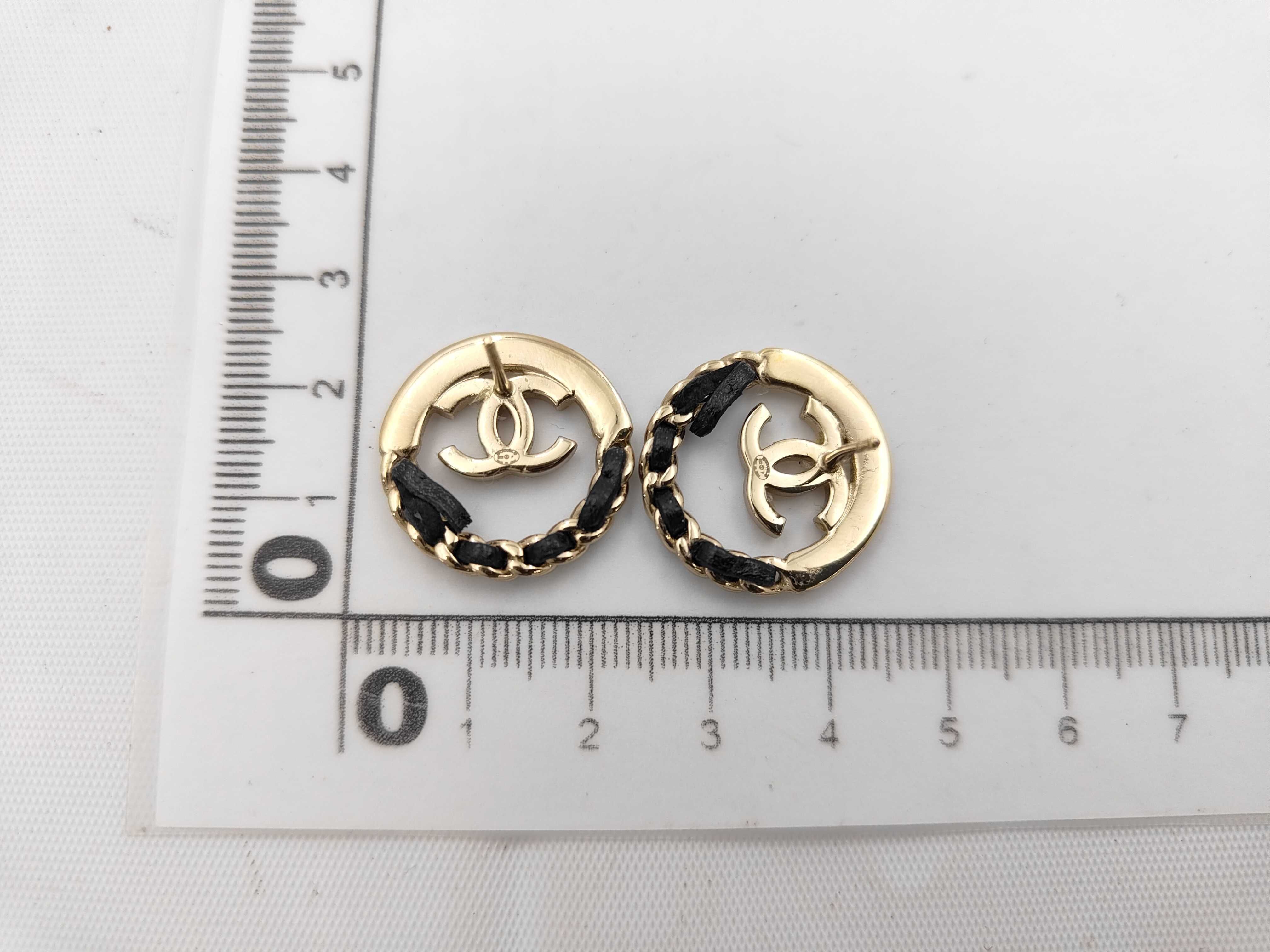 Round Coco Mark Earrings B22P Earrings — view 6