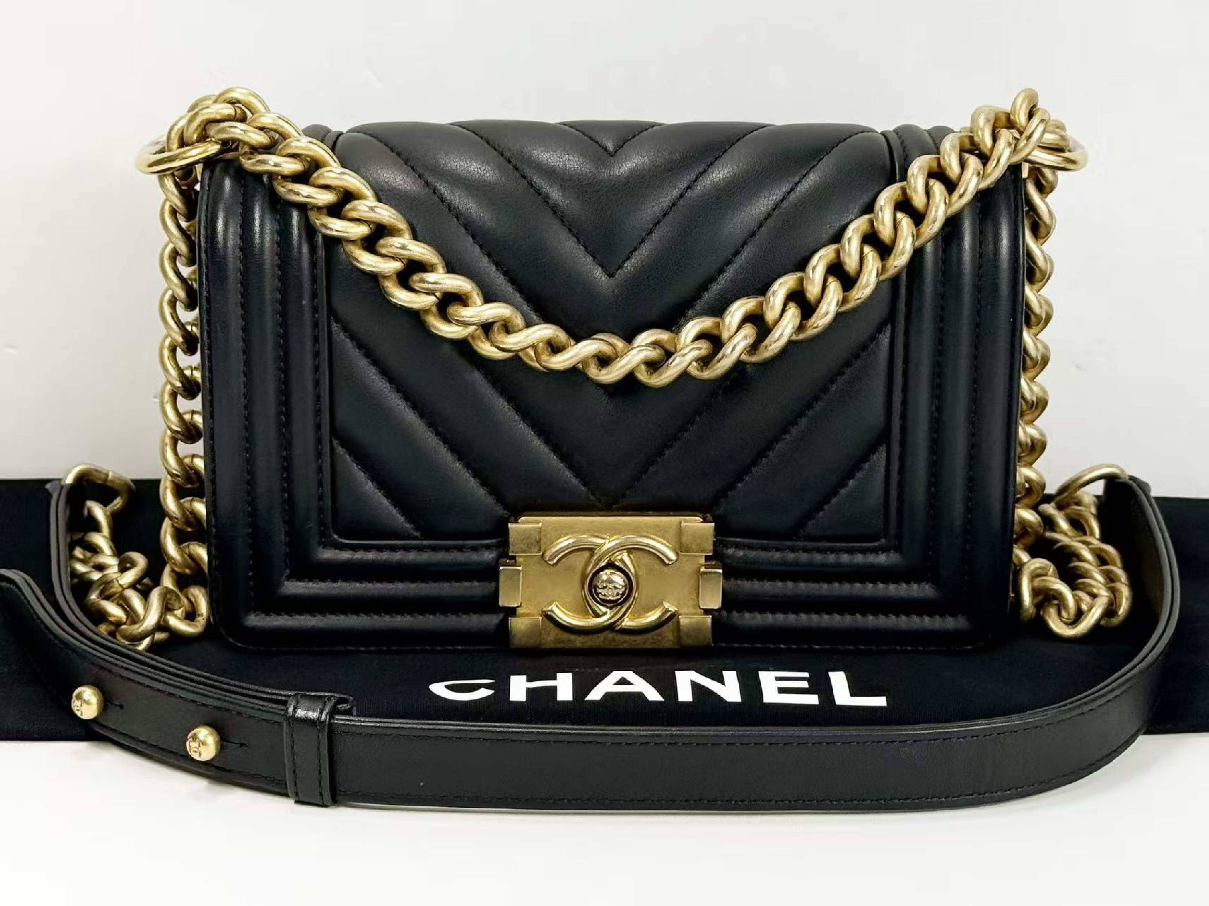 Black Boy Chevron Shoulder Bag, Approx. W20cm, Serial Number , Vintage Gold Hardware, with Dust Bag and Sticker, Item Number 28769805, Excellent Condition (A-AB)