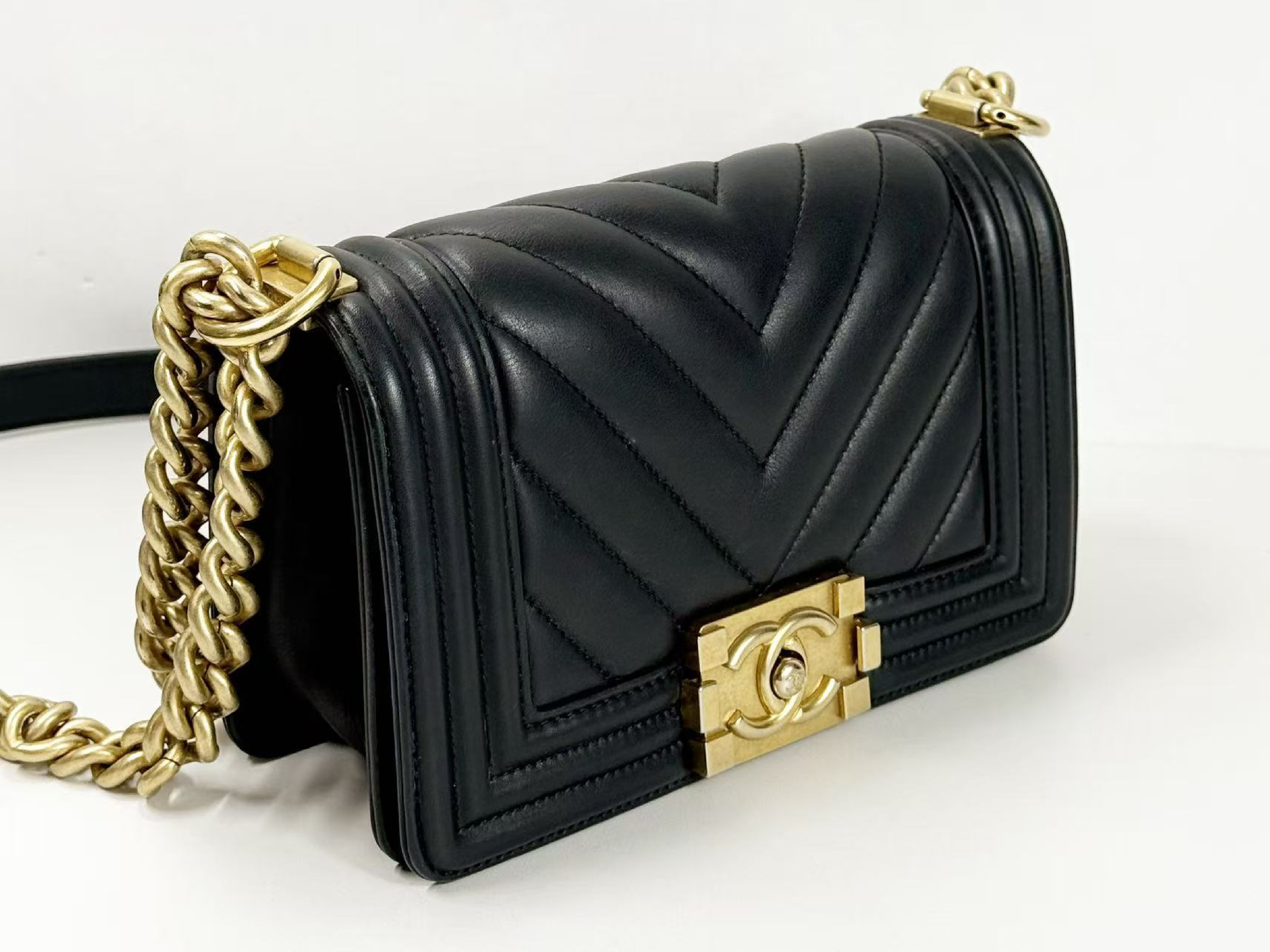 Black Boy Chevron Shoulder Bag, Approx. W20cm, Serial Number , Vintage Gold Hardware, with Dust Bag and Sticker, Item Number 28769805, Excellent Condition (A-AB) — view 6