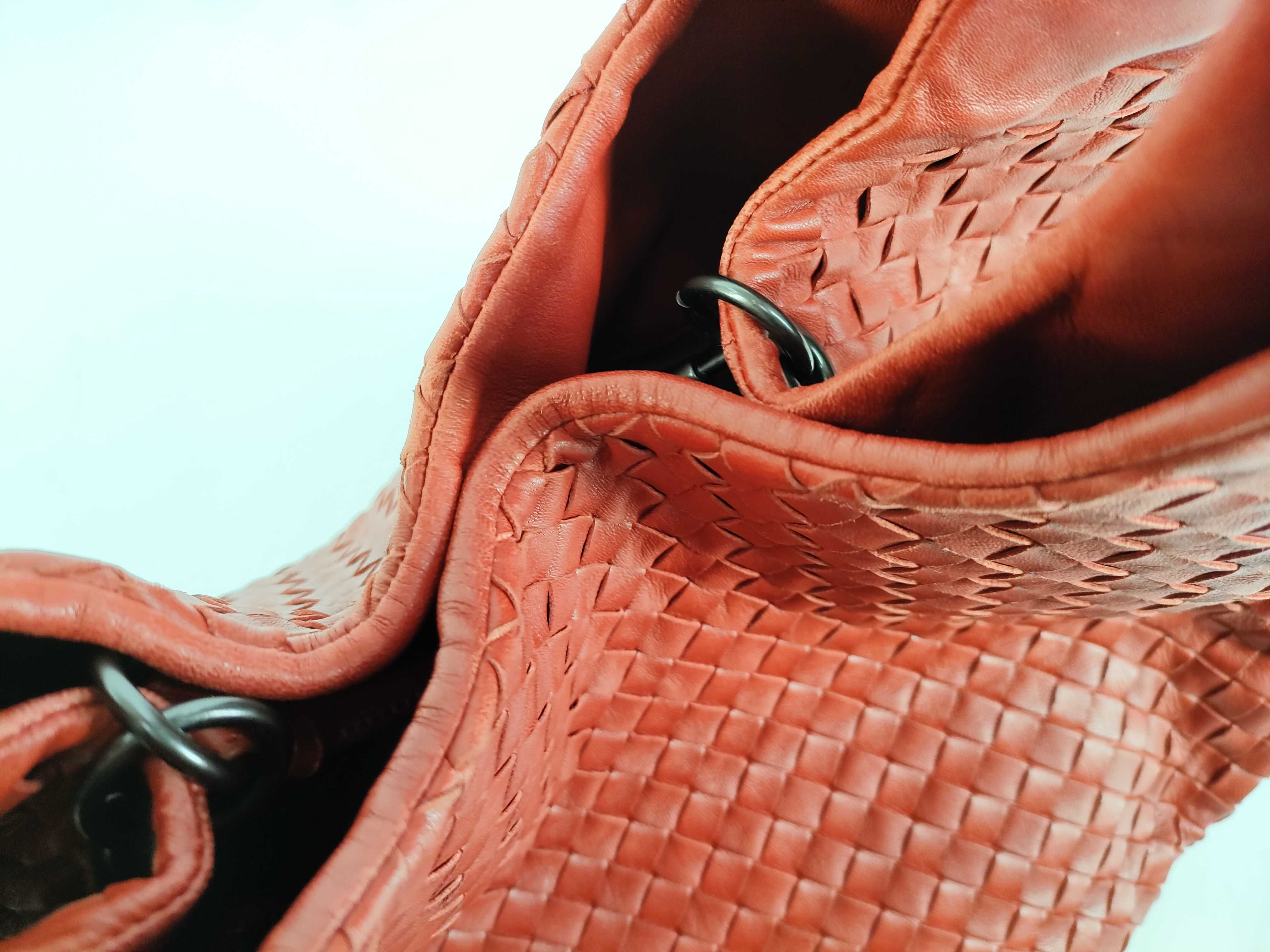 Intrecciato Bottega Veneta Intrecciato Hobo Shoulder Bag — view 8