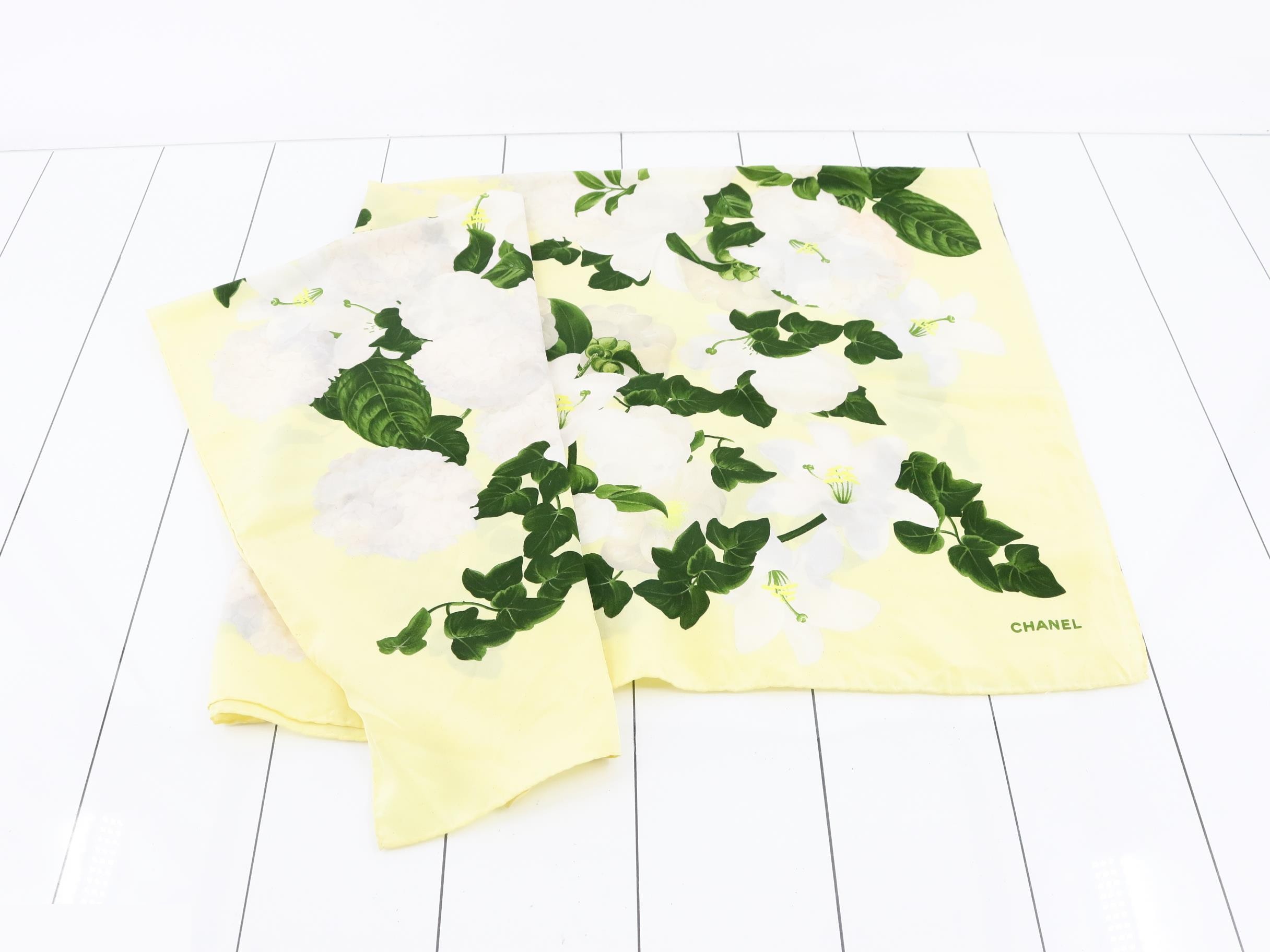 scarf, yellow — view 3