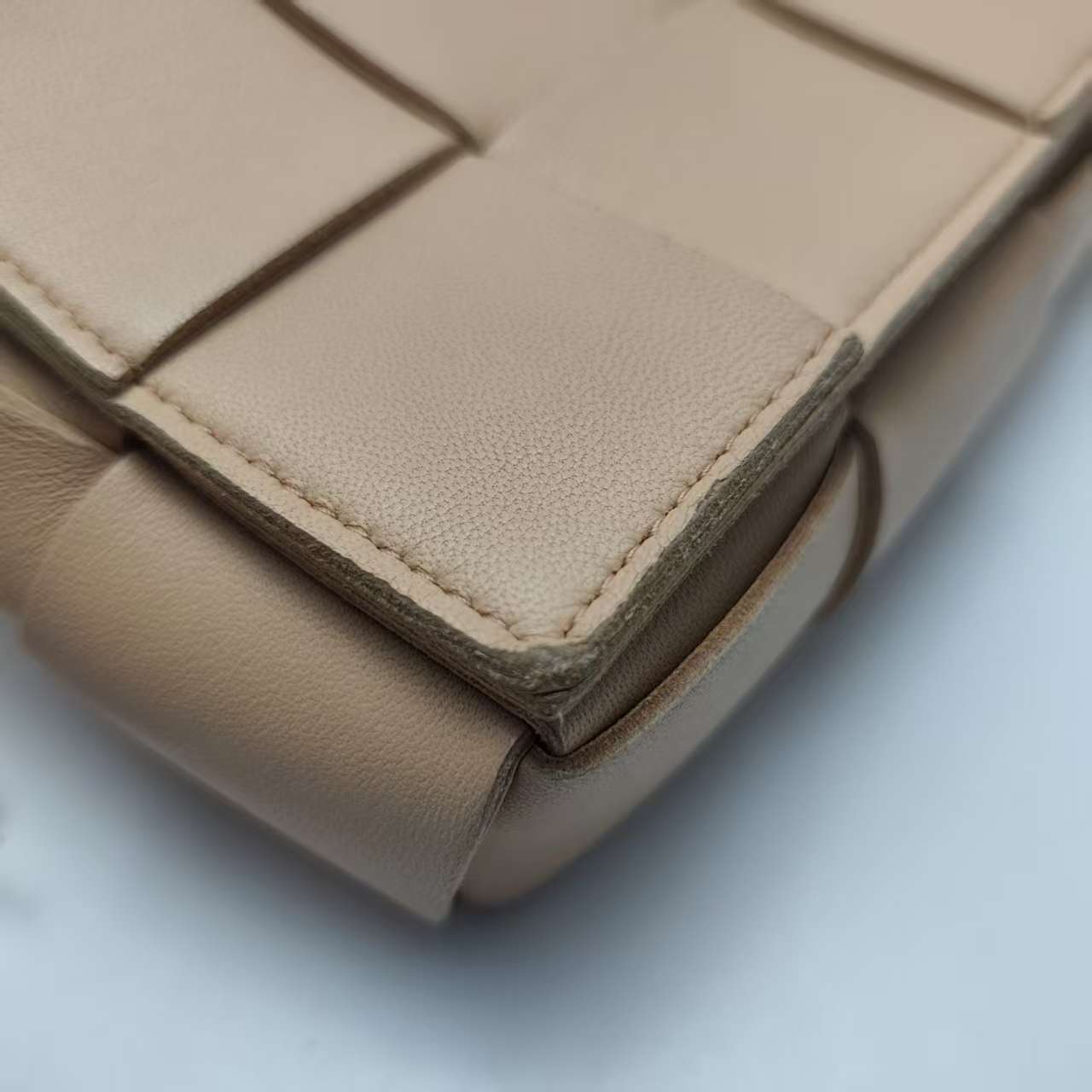 【*Shipped from: China*】BOTTEGA VENETA Cassette Lambskin Shoulder Bag — view 3