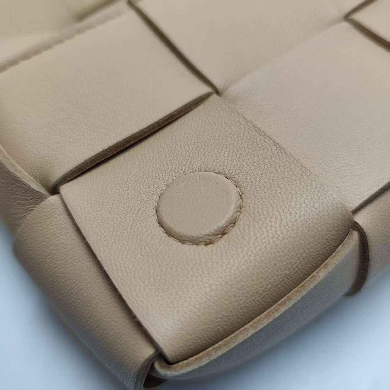 【*Shipped from: China*】BOTTEGA VENETA Cassette Lambskin Shoulder Bag — view 7