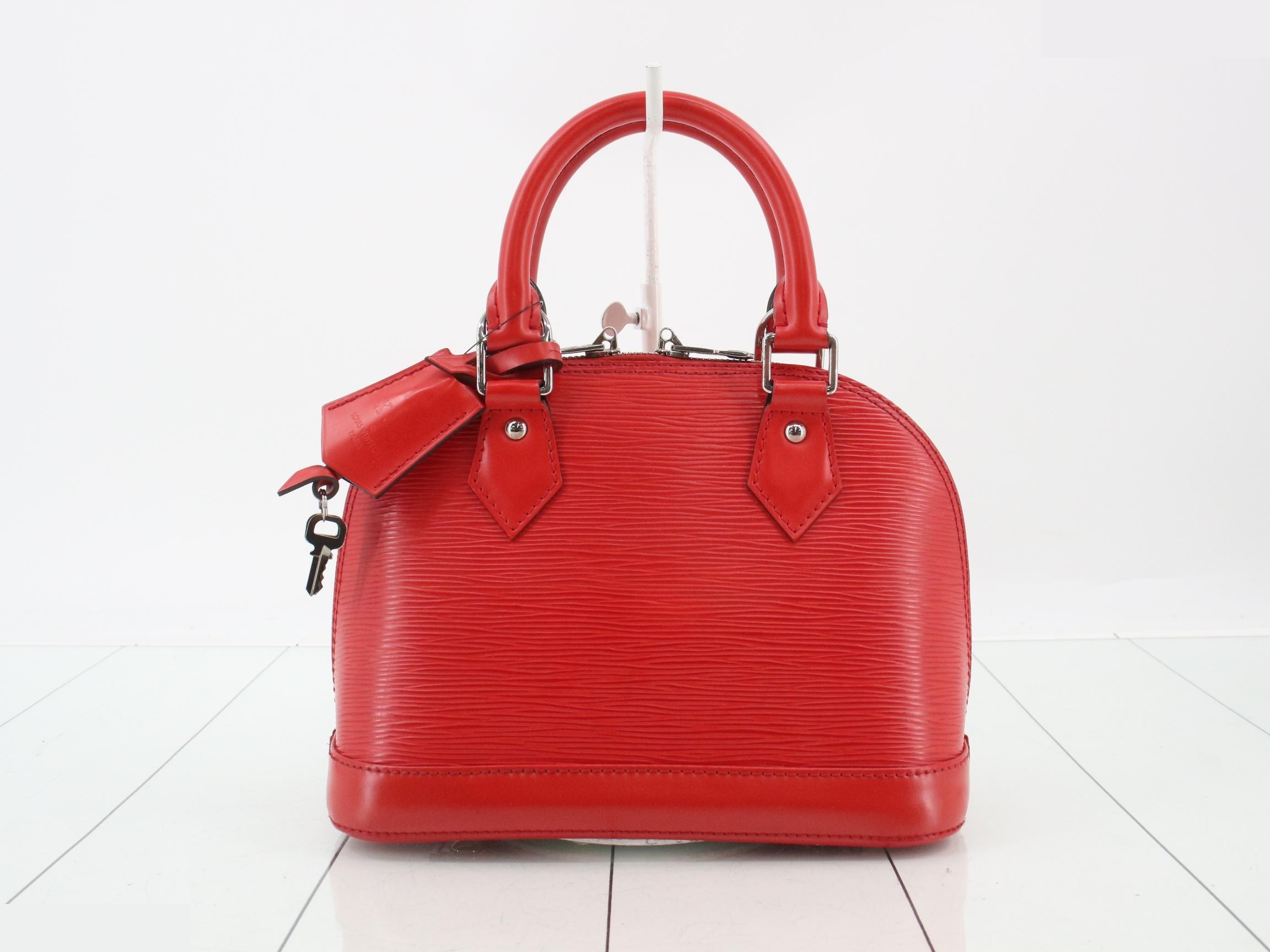 Alma BB includes padlock, strap, and clochette. — view 2