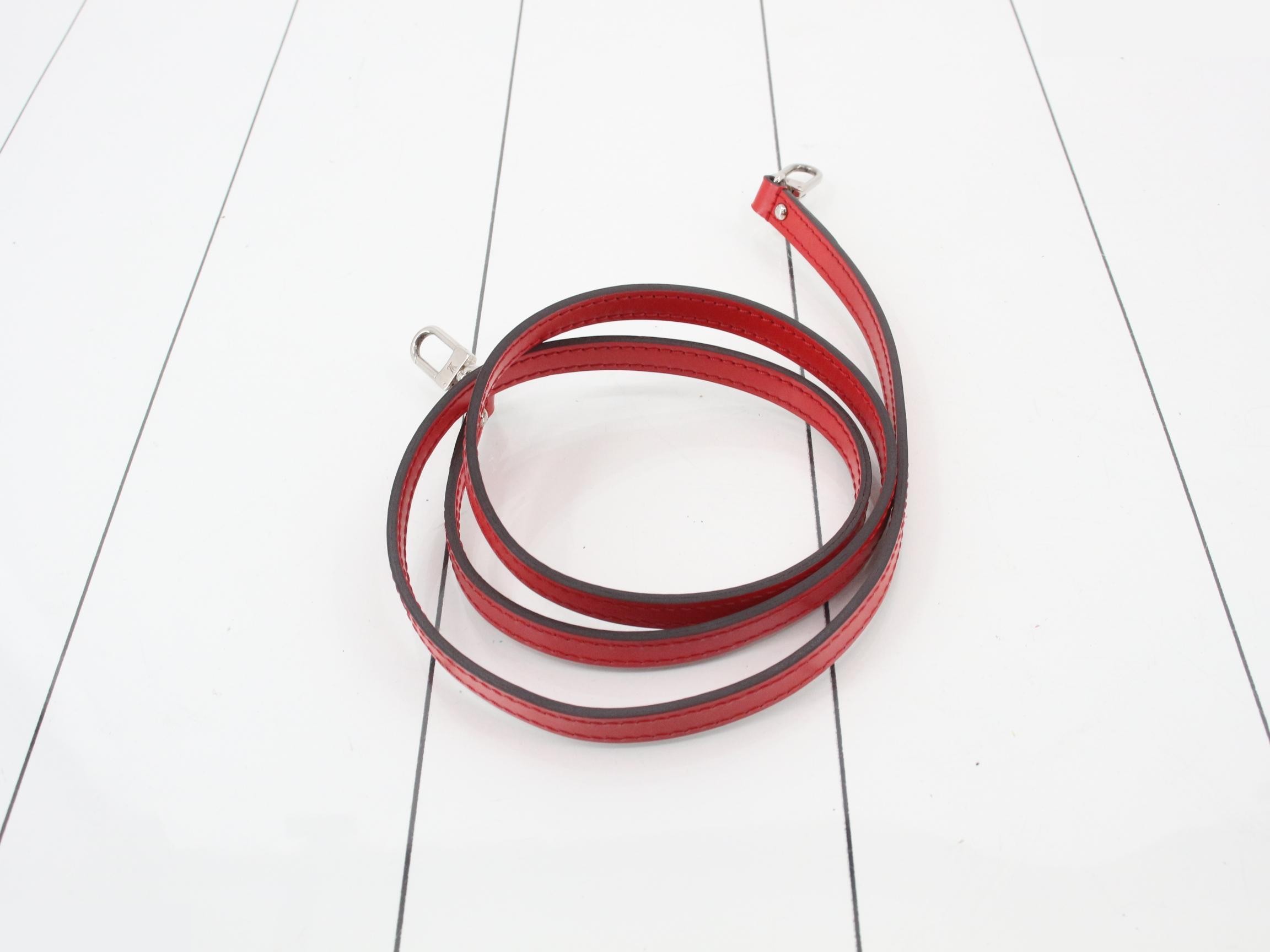 Alma BB includes padlock, strap, and clochette. — view 7