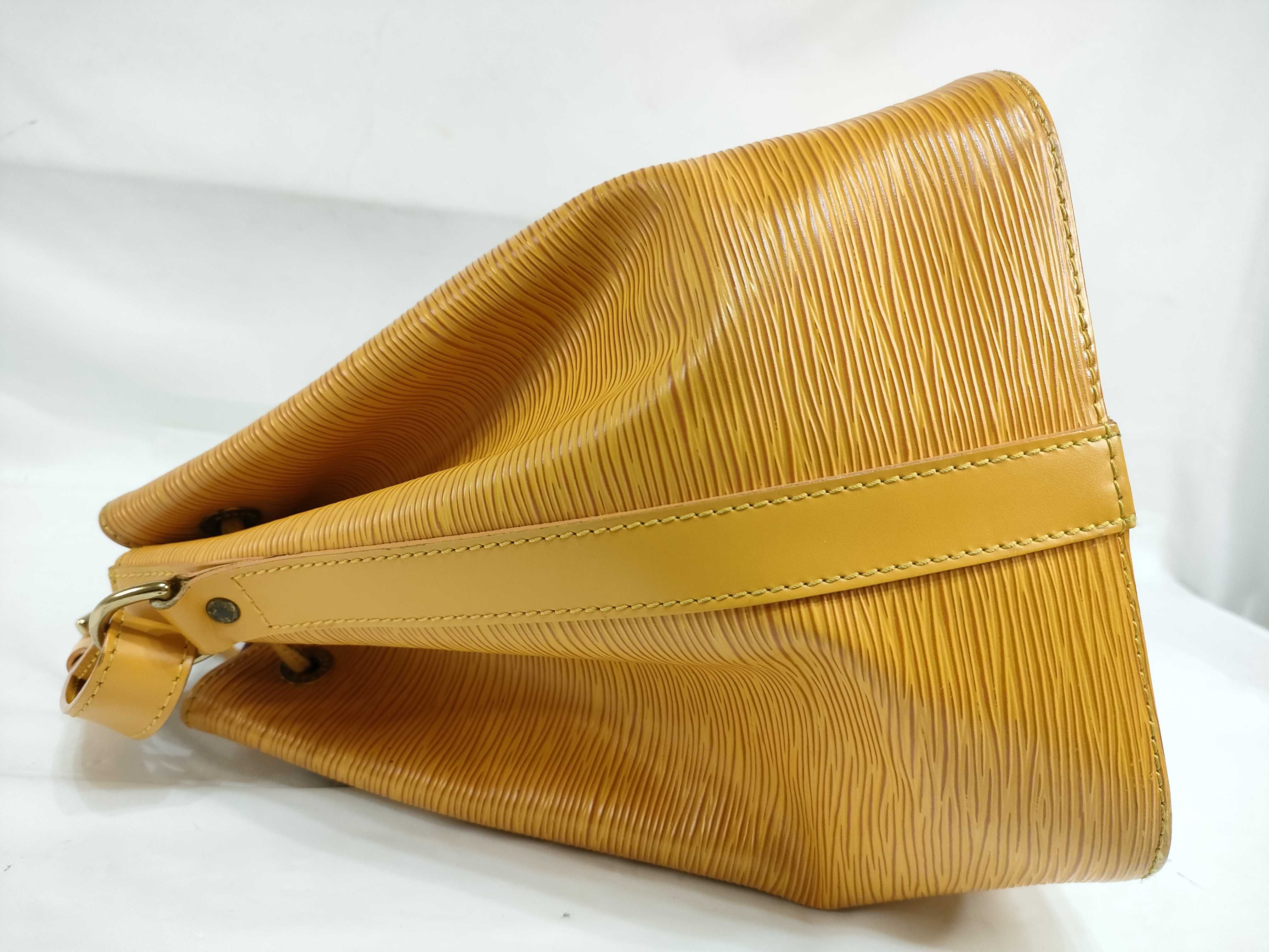 Epi Leather Petit Noé Yellow Shoulder Bag — view 9
