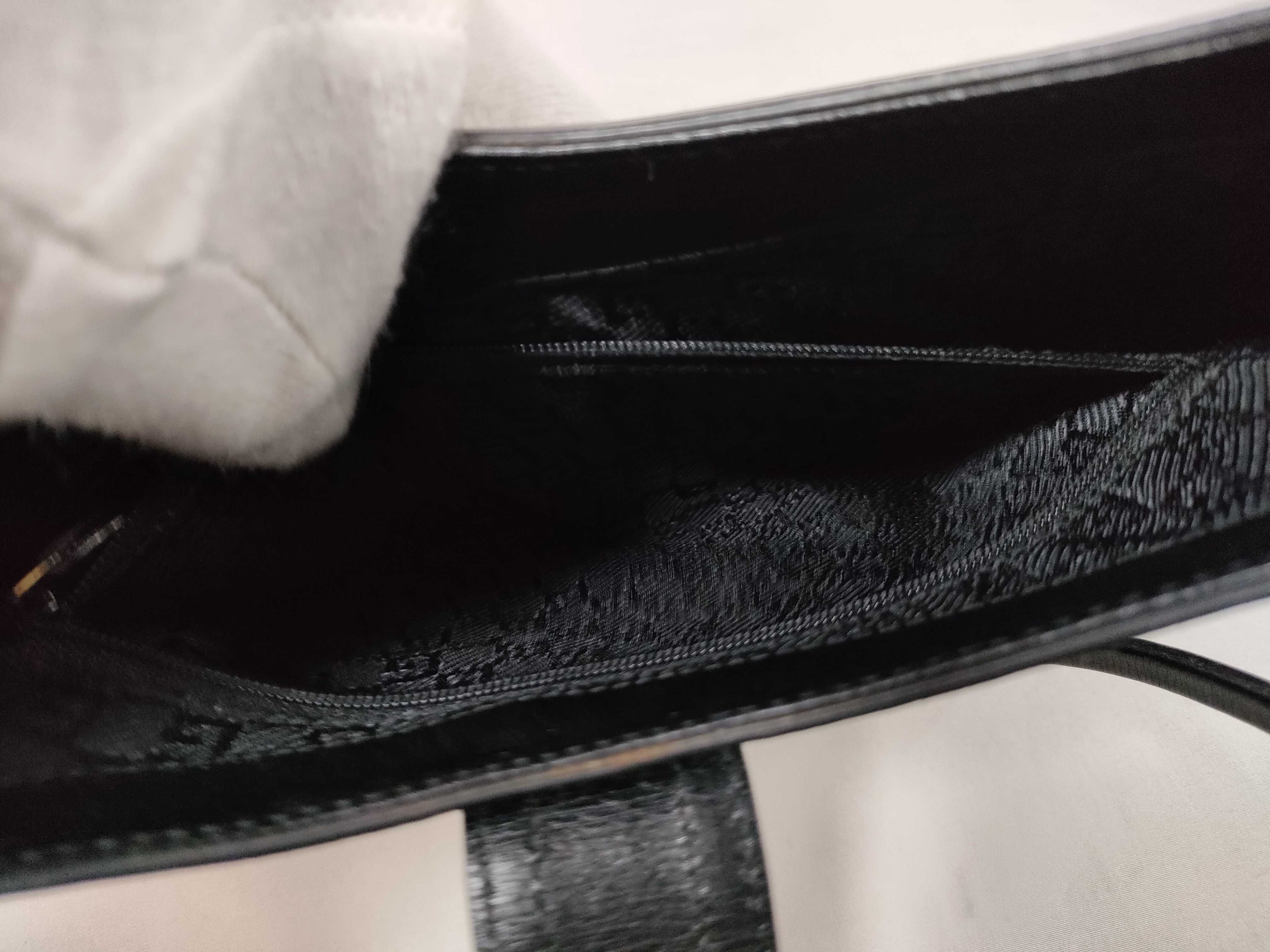 0014141 Gold Hardware One-Shoulder Bag — view 11