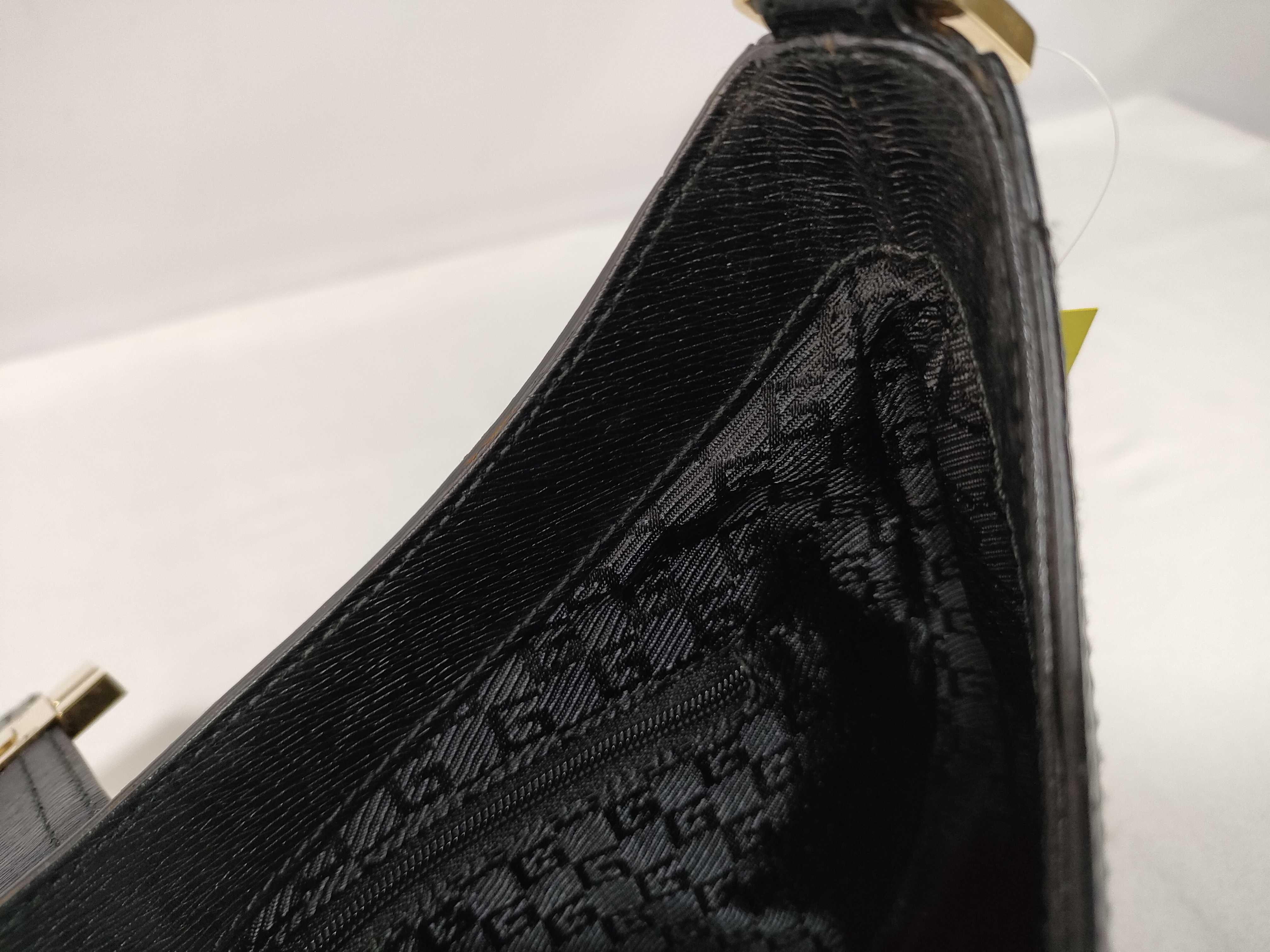 0014141 Gold Hardware One-Shoulder Bag — view 13