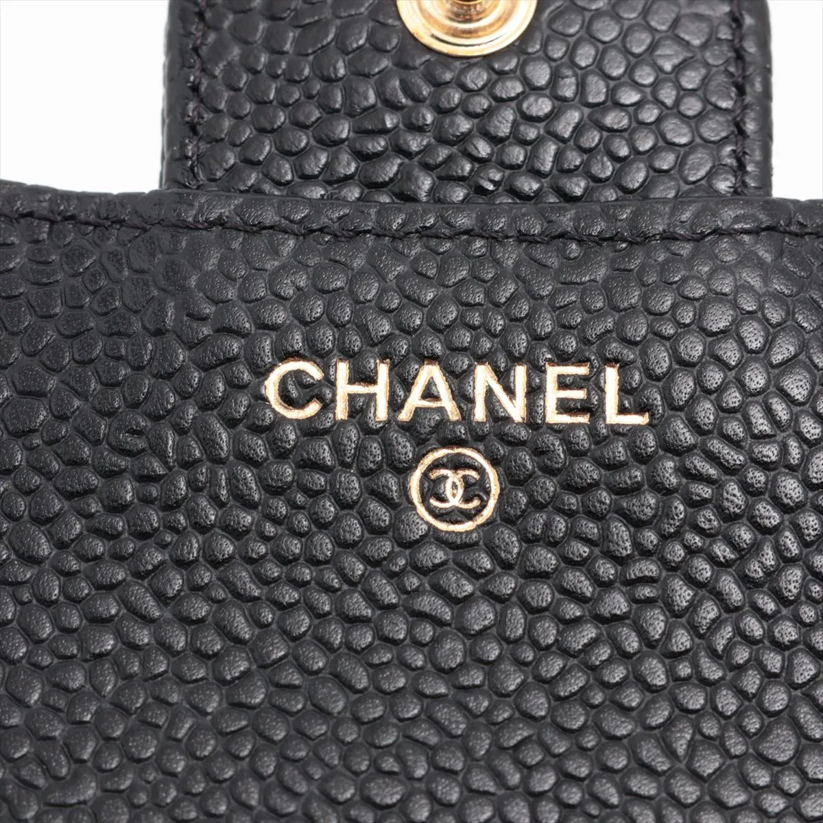Matelasse caviar skin compact wallet black gold hardware 24060528 — view 8