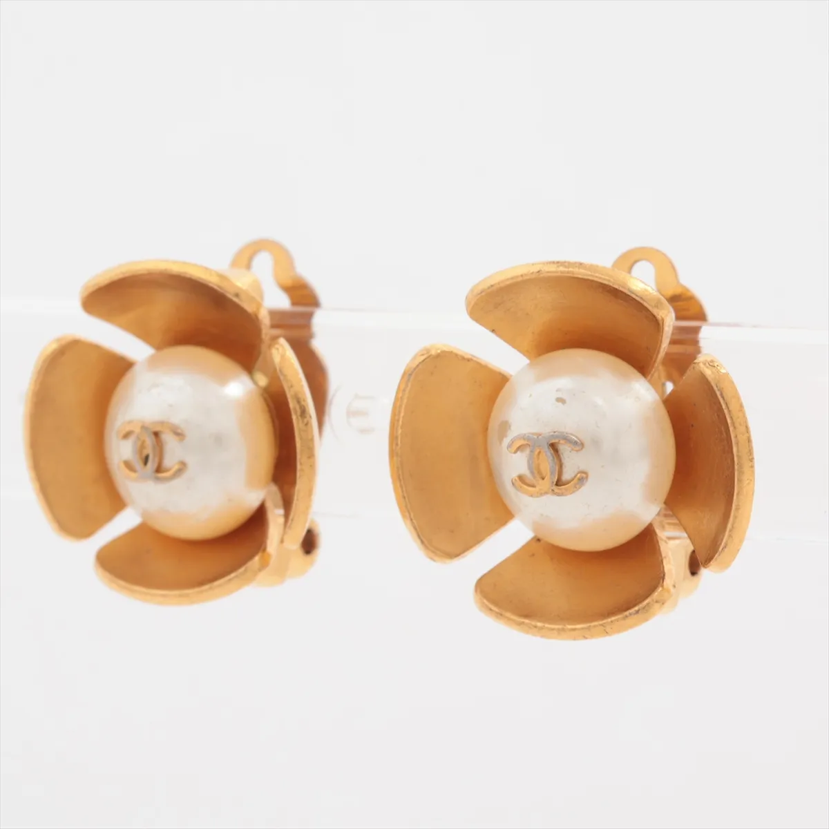 Cocomark 96P earrings (for both ears) GP x fake pearl Gold — view 3