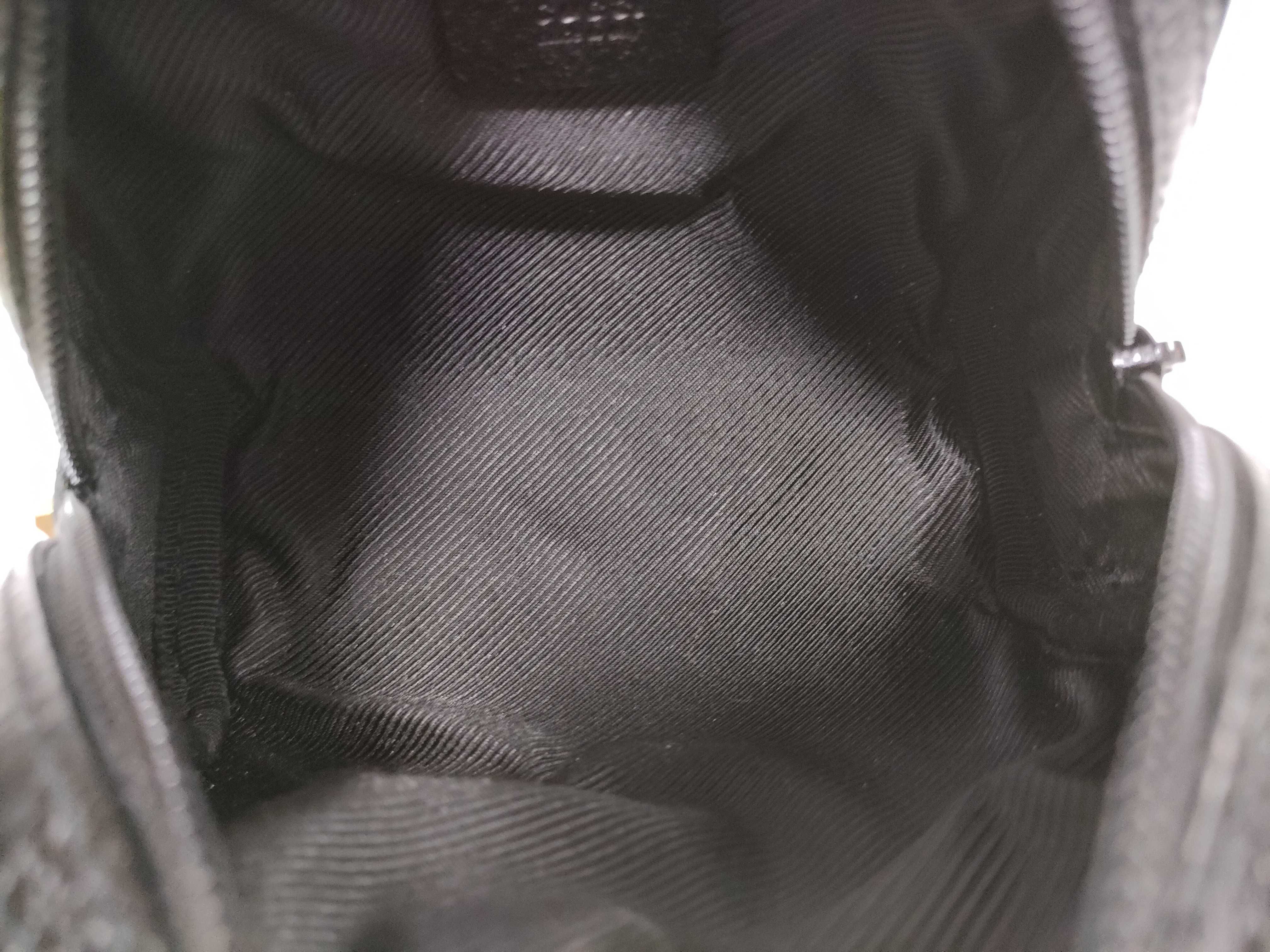 GG Canvas Pouch — view 10