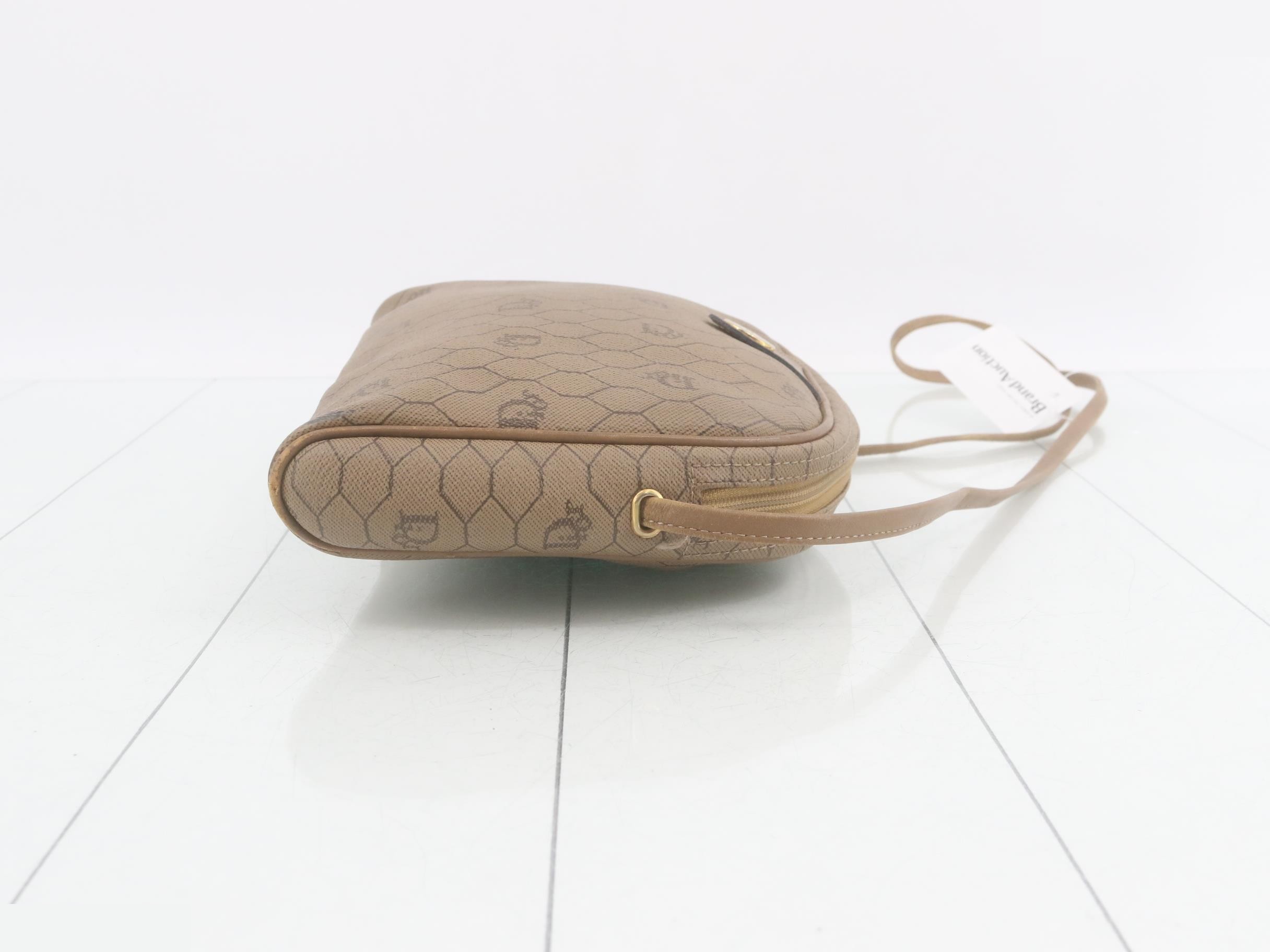 PVC honeycomb pattern shoulder bag — view 3
