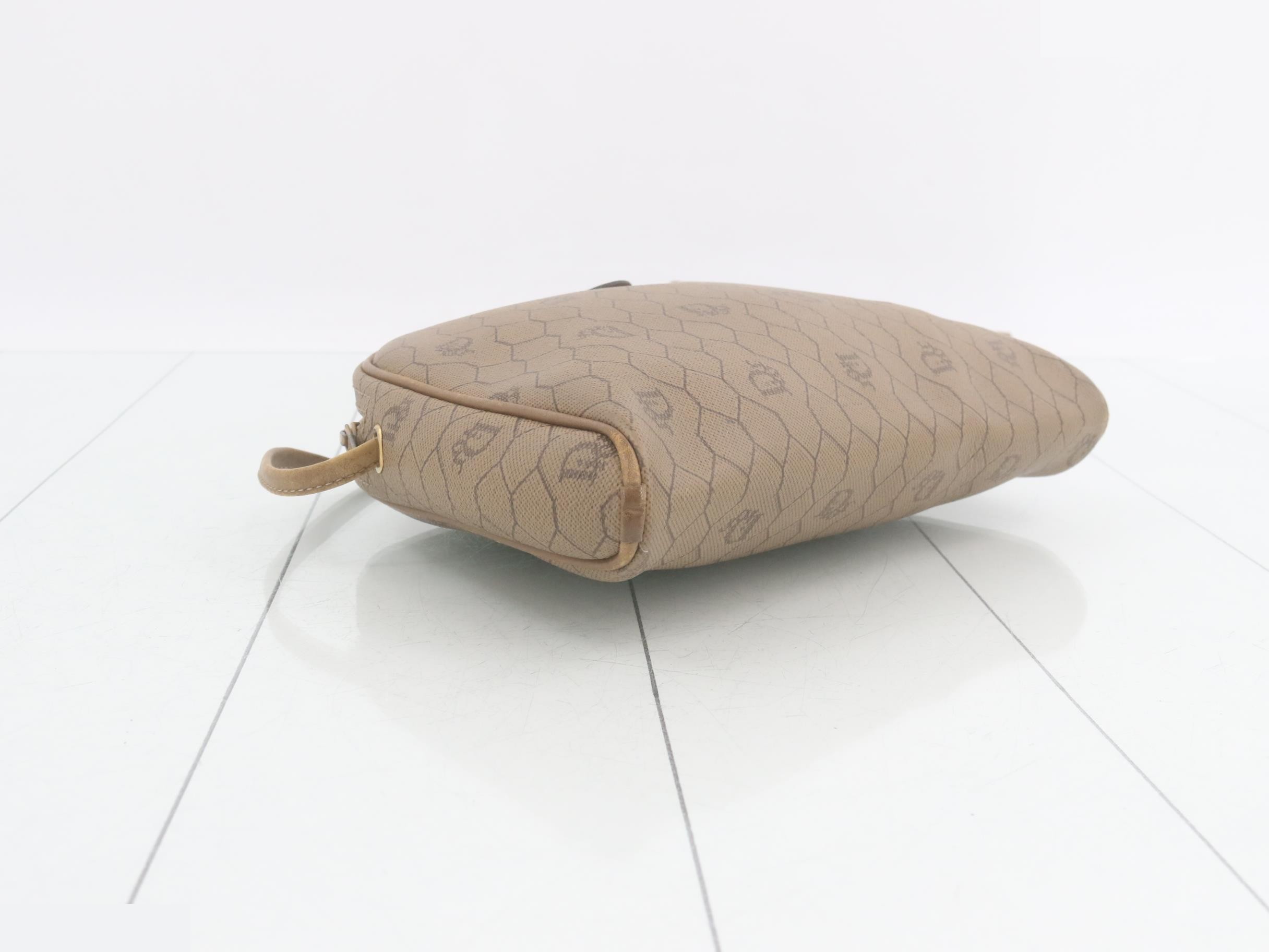 PVC honeycomb pattern shoulder bag — view 5
