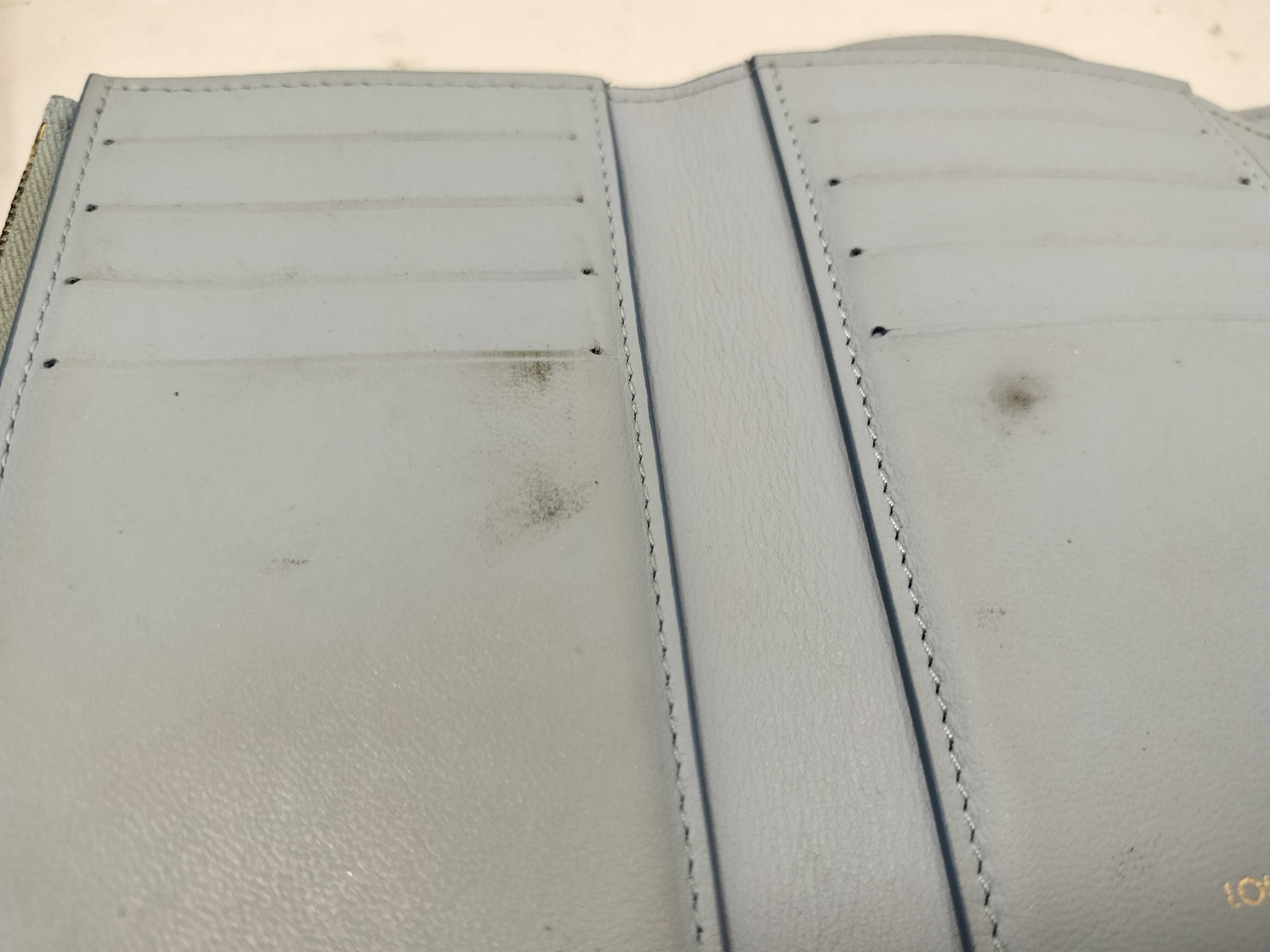 Portefeuille Capucines Taurillon Blue Wallet — view 14