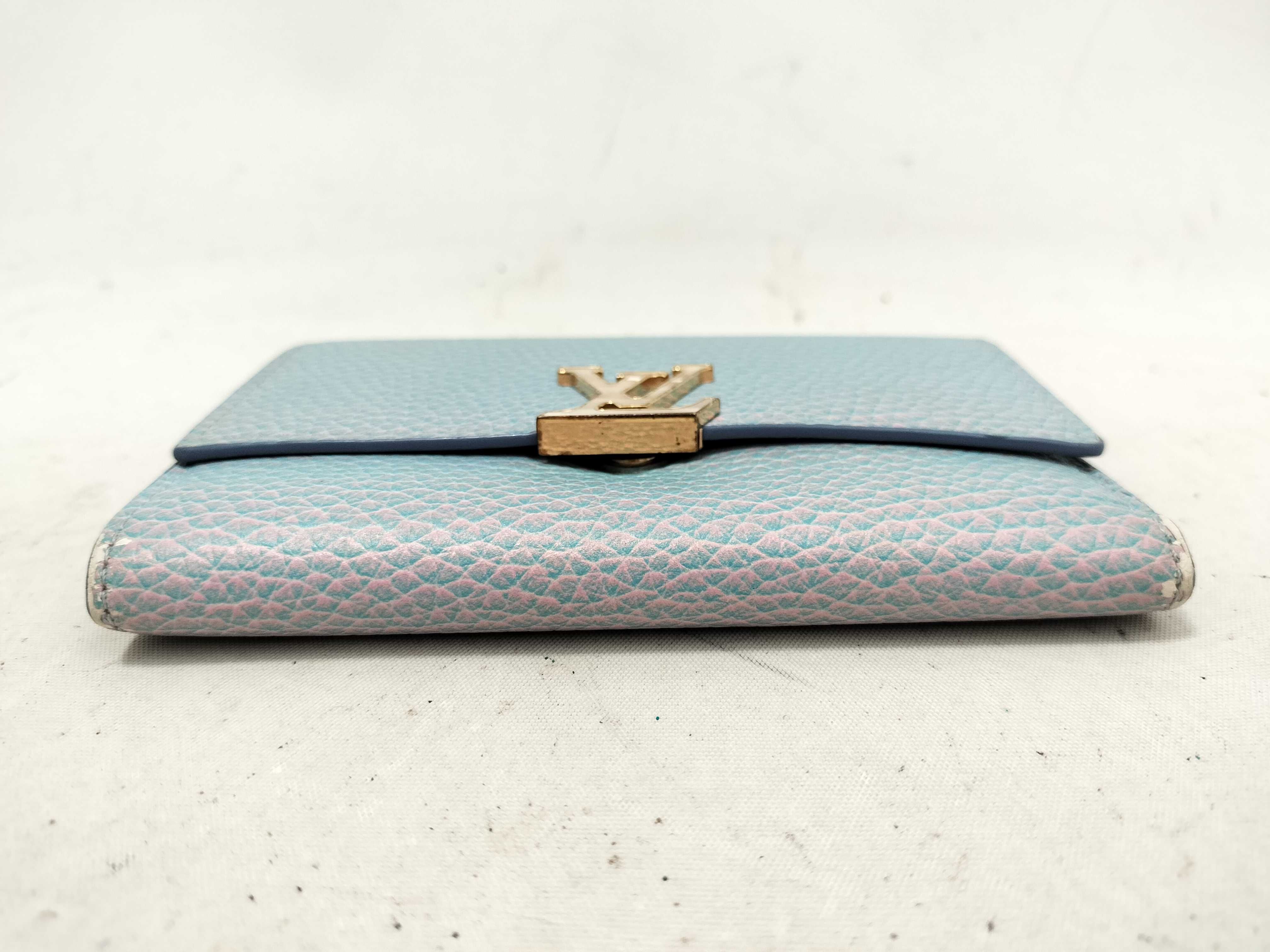 Portefeuille Capucines Taurillon Blue Wallet — view 3