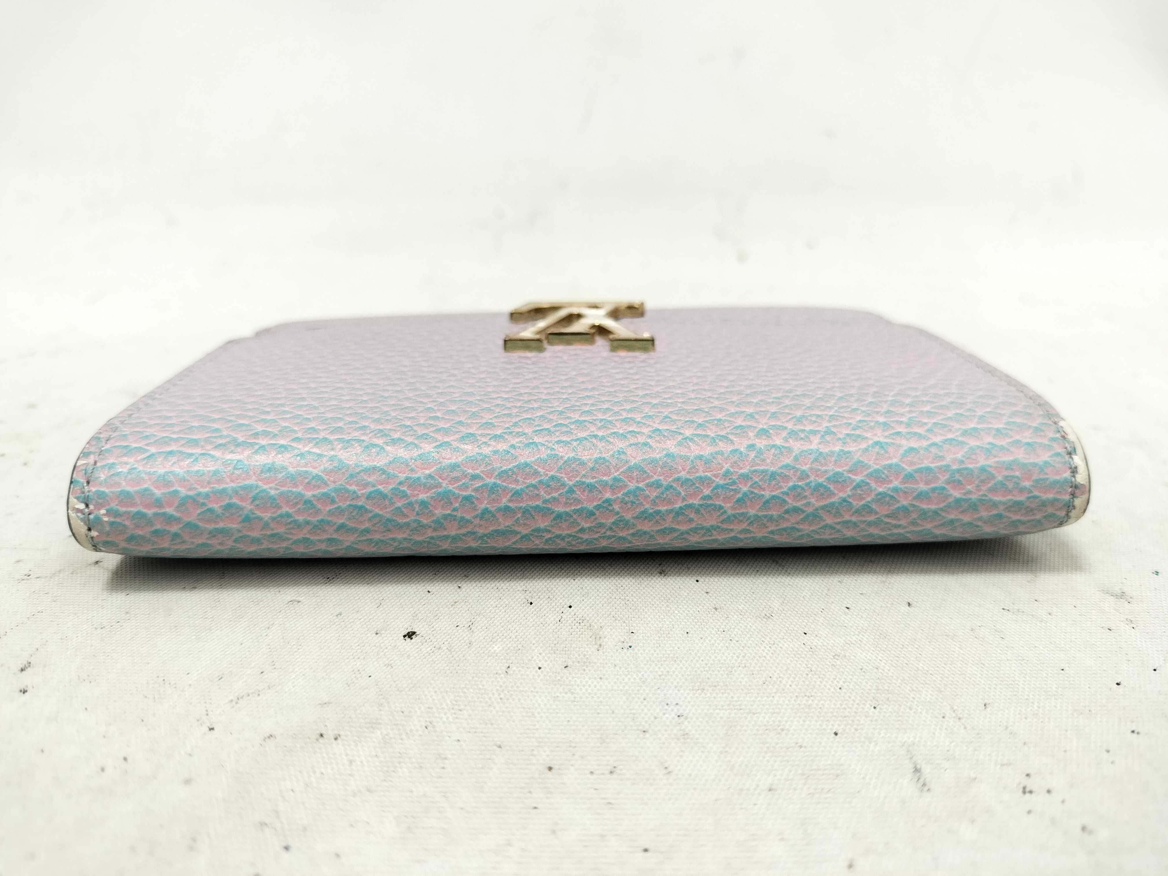 Portefeuille Capucines Taurillon Blue Wallet — view 6