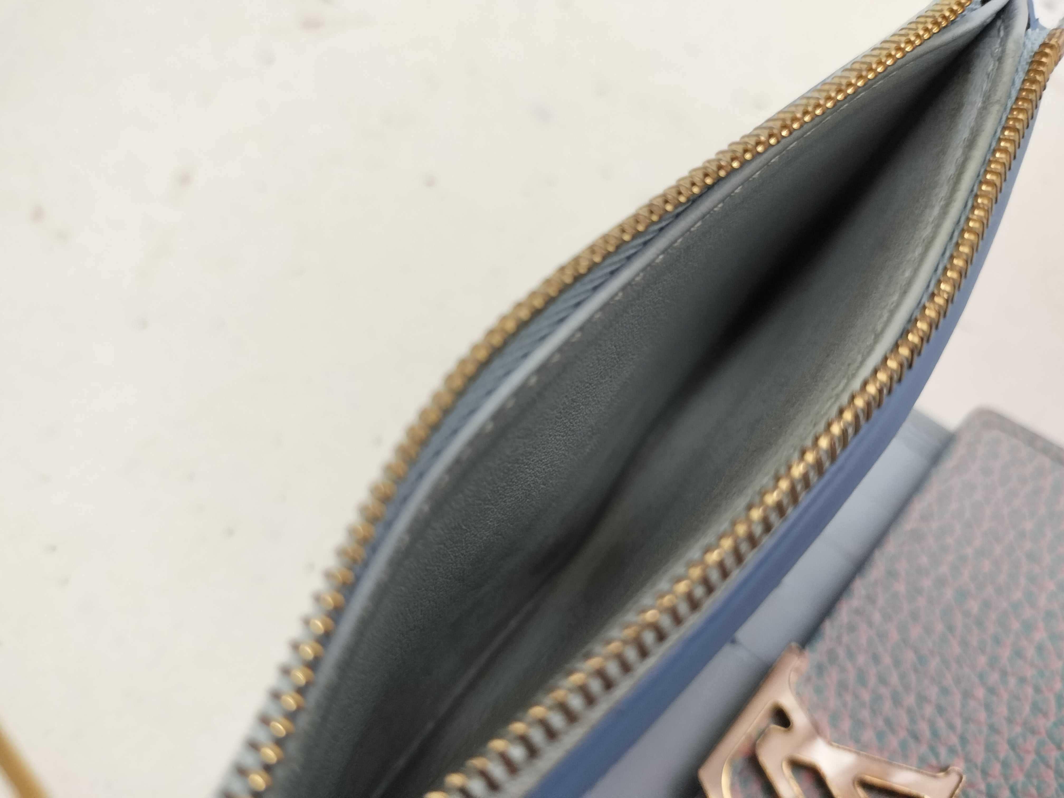 Portefeuille Capucines Taurillon Blue Wallet — view 10