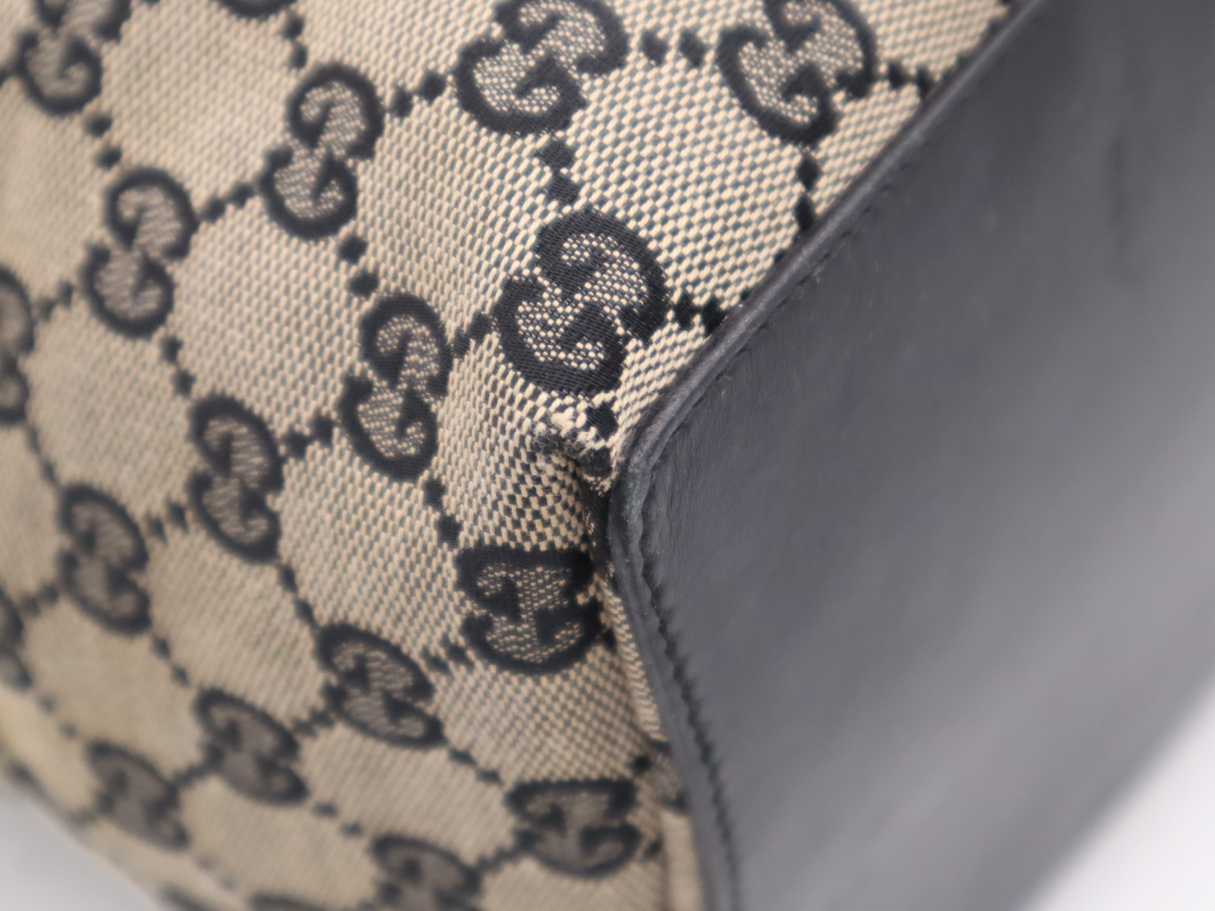 002/0097 GG Canvas GG Pattern Tote Bag (Beige/Black) — view 12