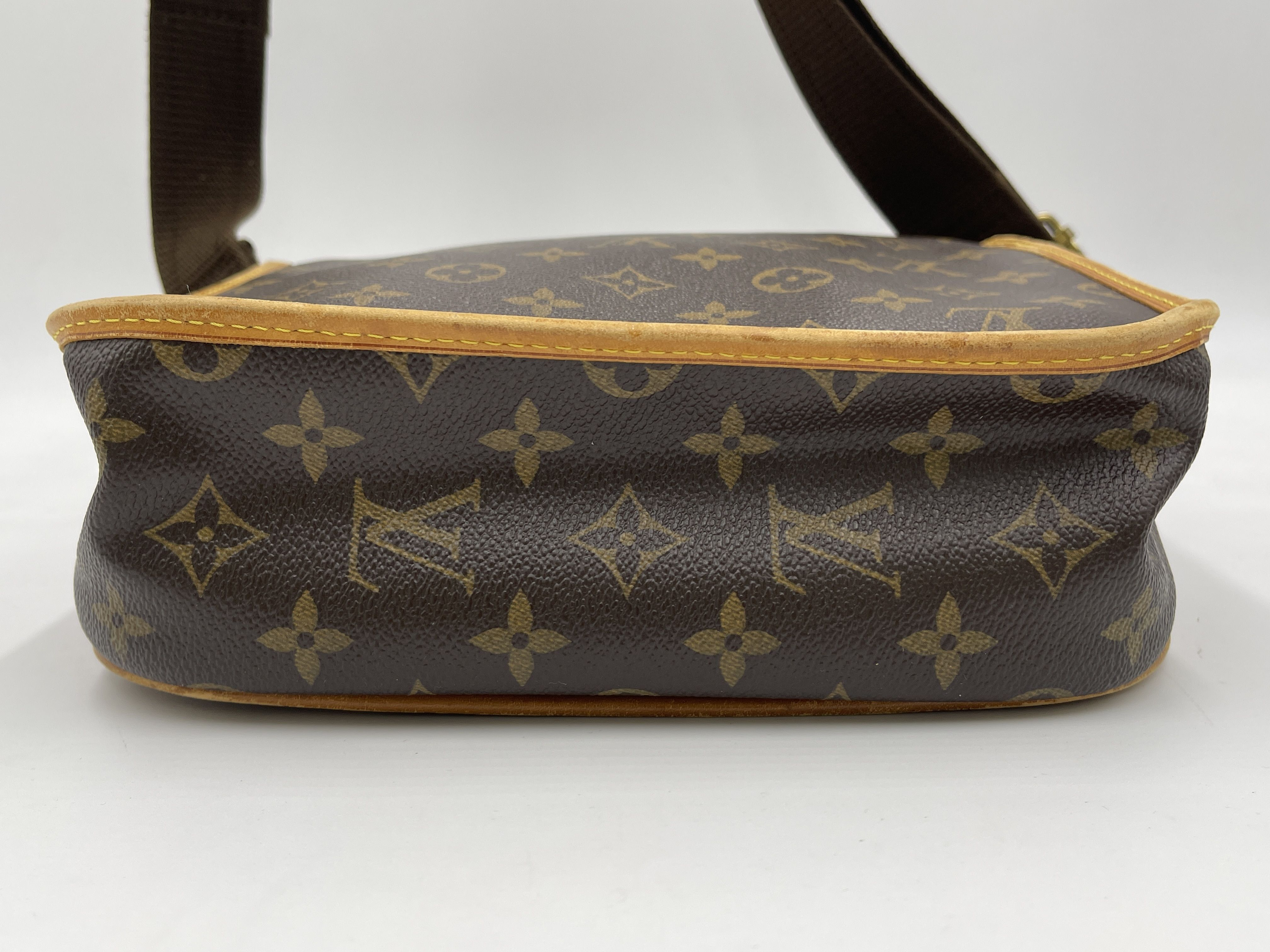 Monogram Messenger Bosphore PM M40106 MI1007 Shoulder Bag — view 4