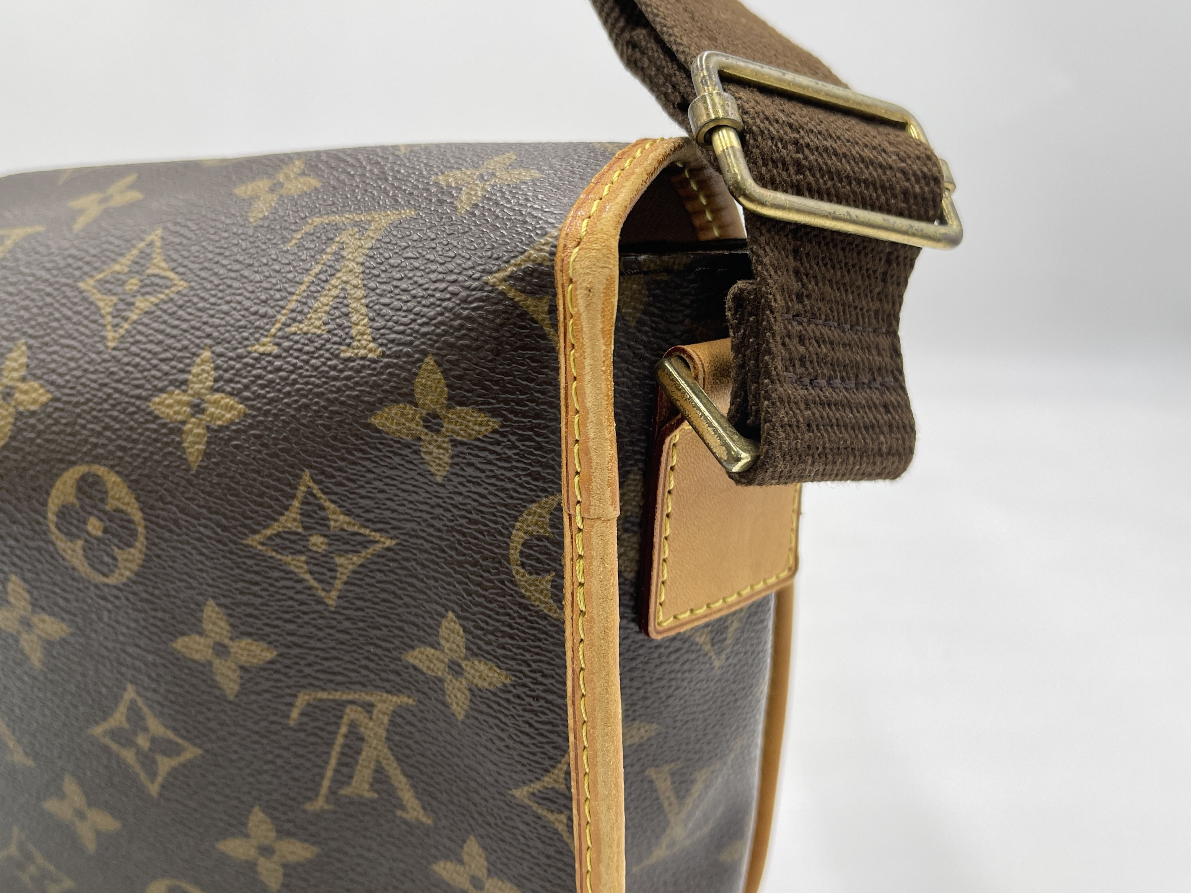 Monogram Messenger Bosphore PM M40106 MI1007 Shoulder Bag — view 6